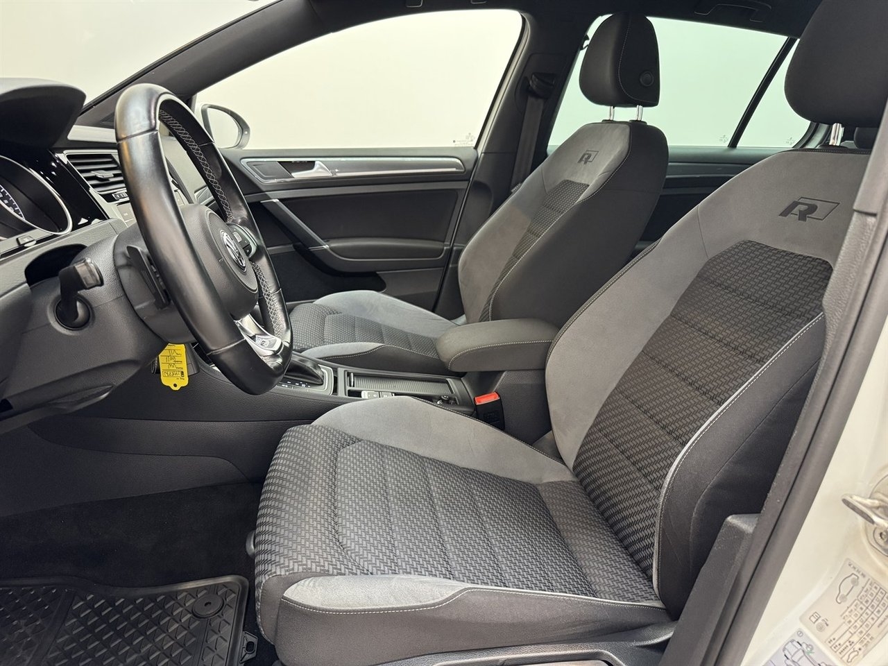 Volkswagen Golf 2020, kuva 7/10