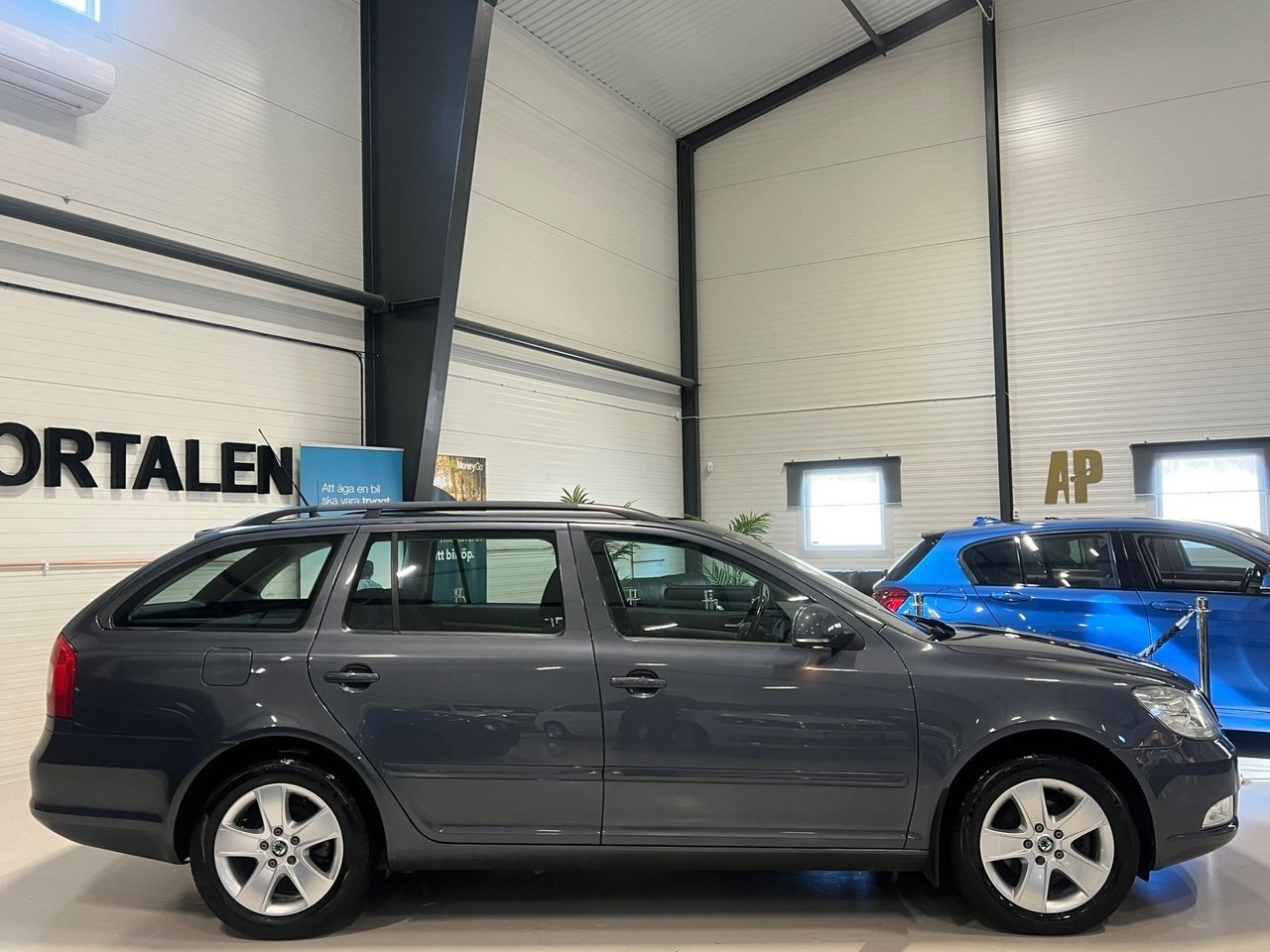Skoda Octavia Kombi 1.6 TDI Elegance 2011, bild 7/10
