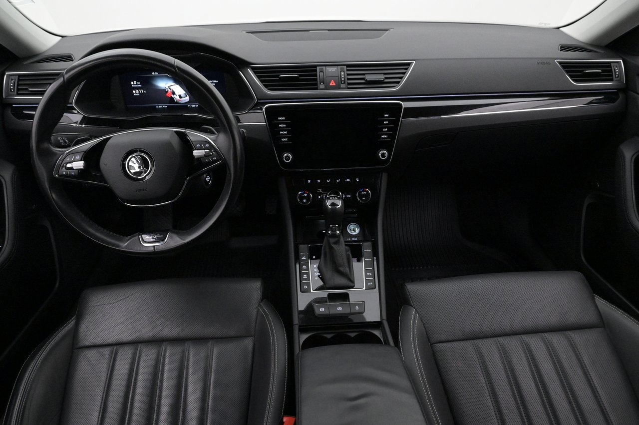 Skoda Superb 2021, bild 6/10