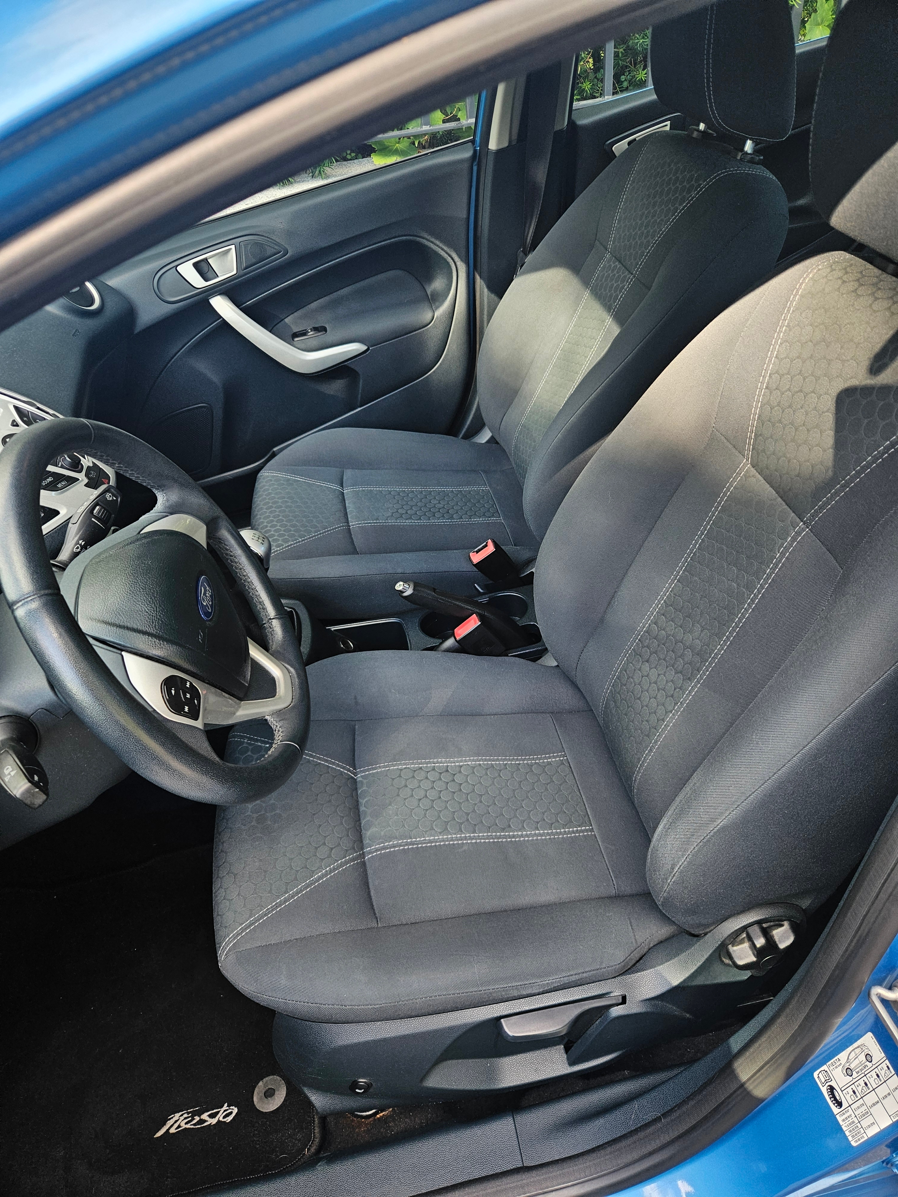 Ford Fiesta 5-dörrar 1.25 Manuell 2012, bild 6/9