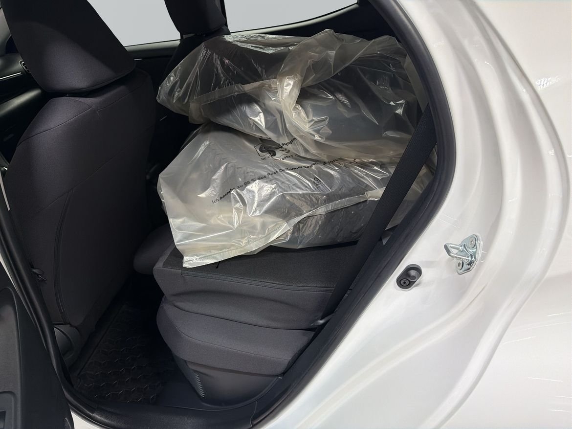 Toyota Yaris 2025, bild 7/13