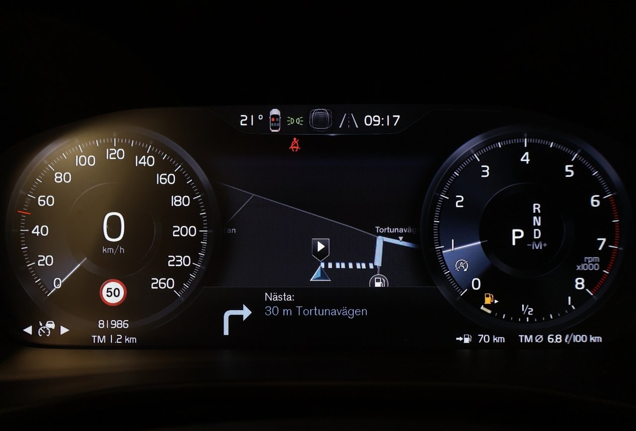 Volvo XC40 T2 Momentum / V-Hjul 2022, bild 5/13
