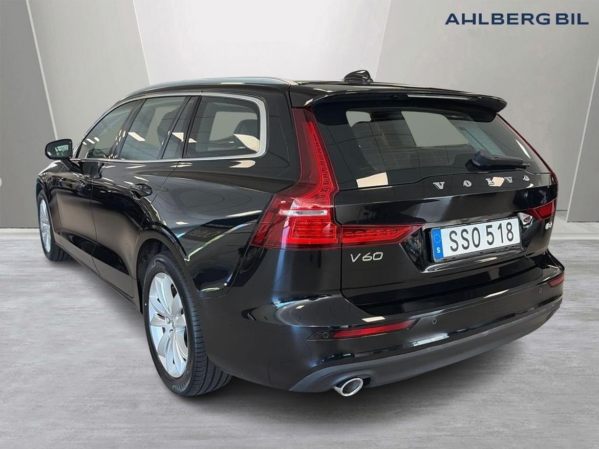 Volvo V60 2021, photo 3/10