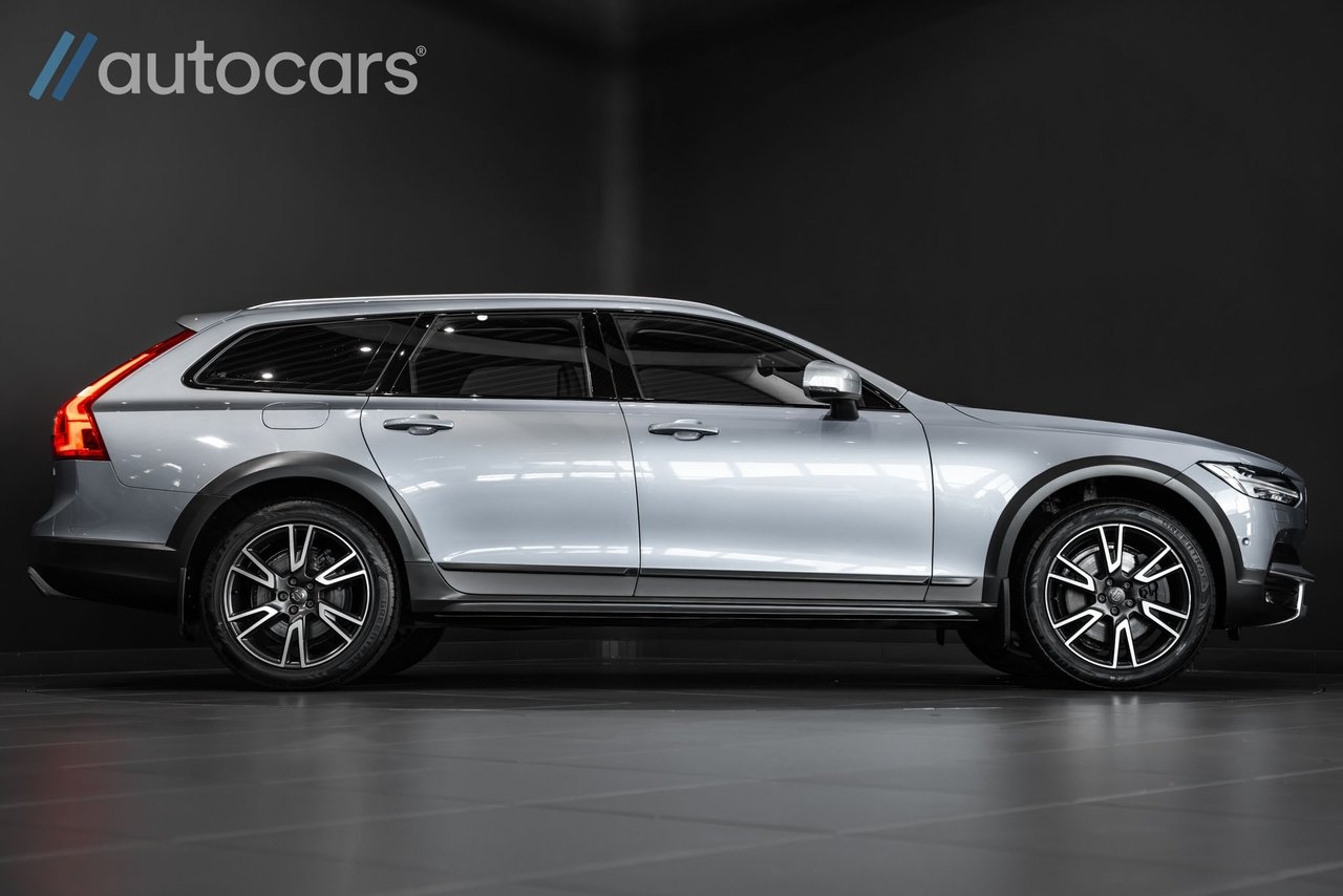 Volvo V90 Cross Country PRO D4 AWD 2017, kuva 2/10