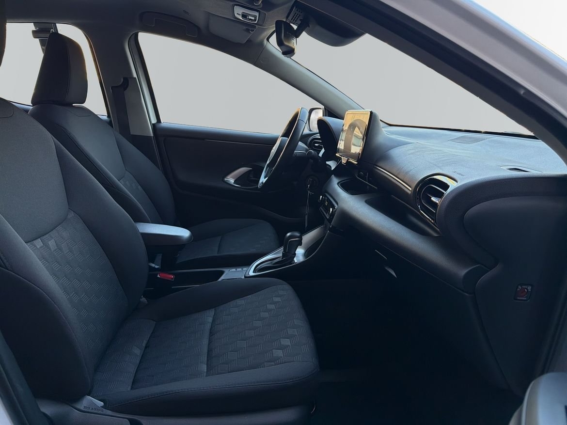Toyota Yaris 2025, bild 6/13