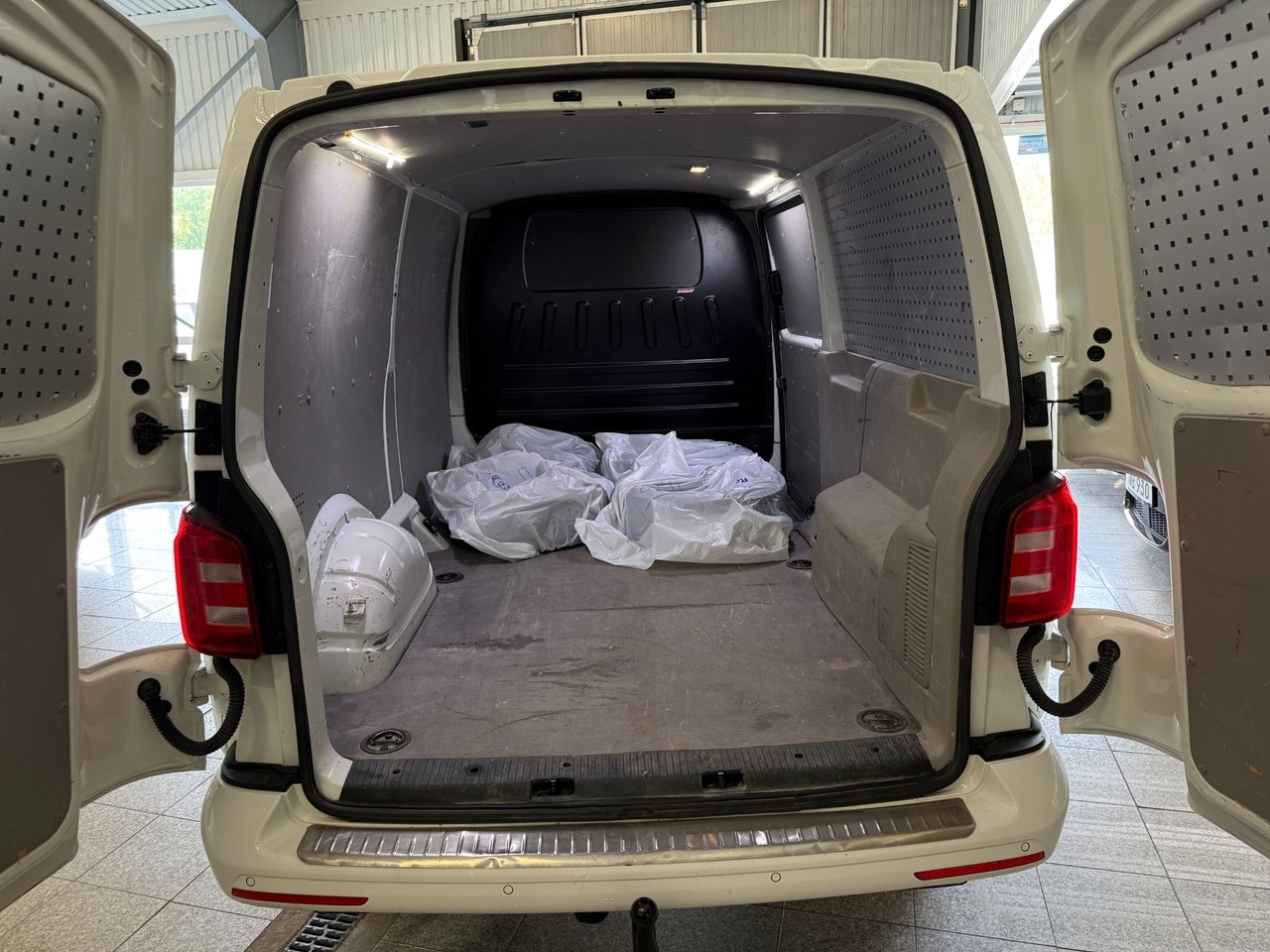 Volkswagen Transporter 2019, photo 5/10