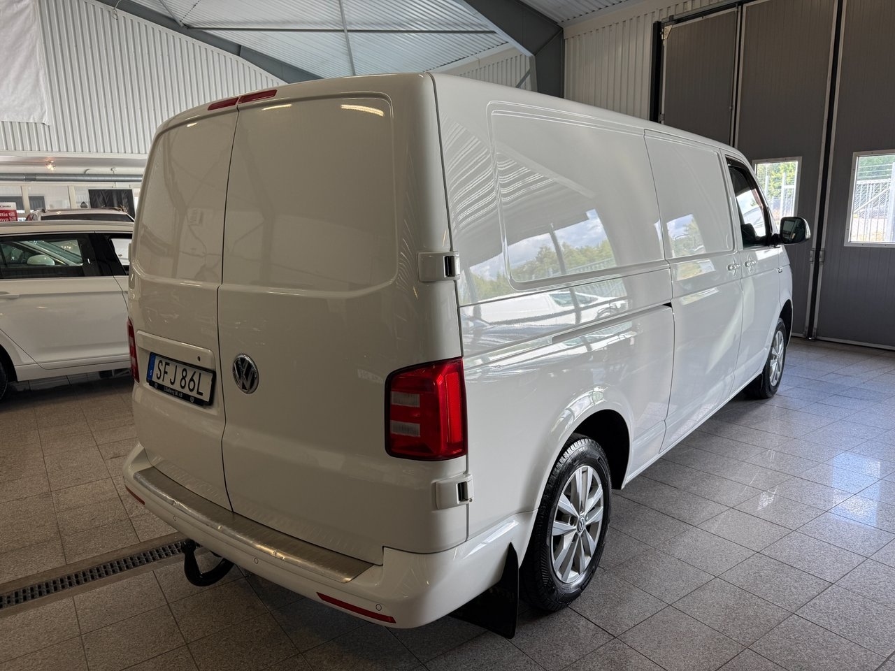 Volkswagen Transporter 2019, photo 6/10