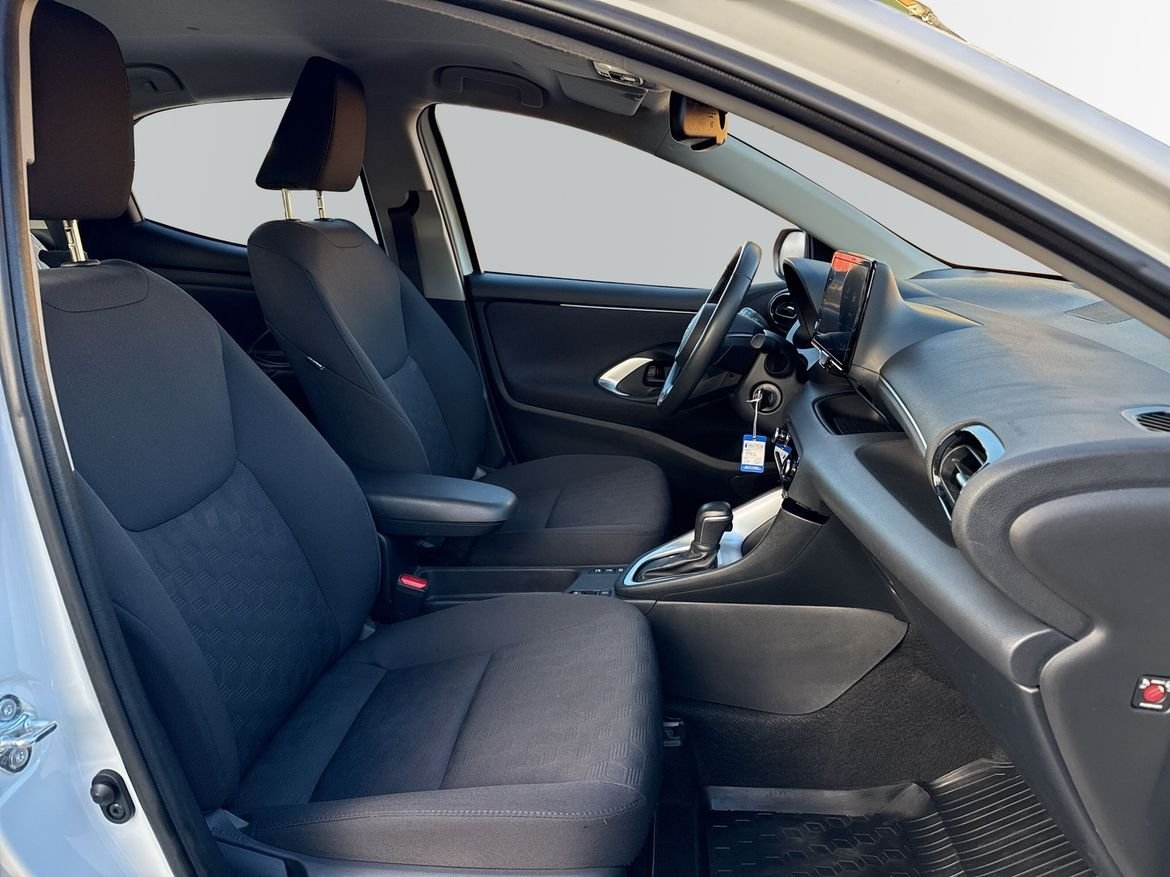 Toyota Yaris 2025, bild 6/12