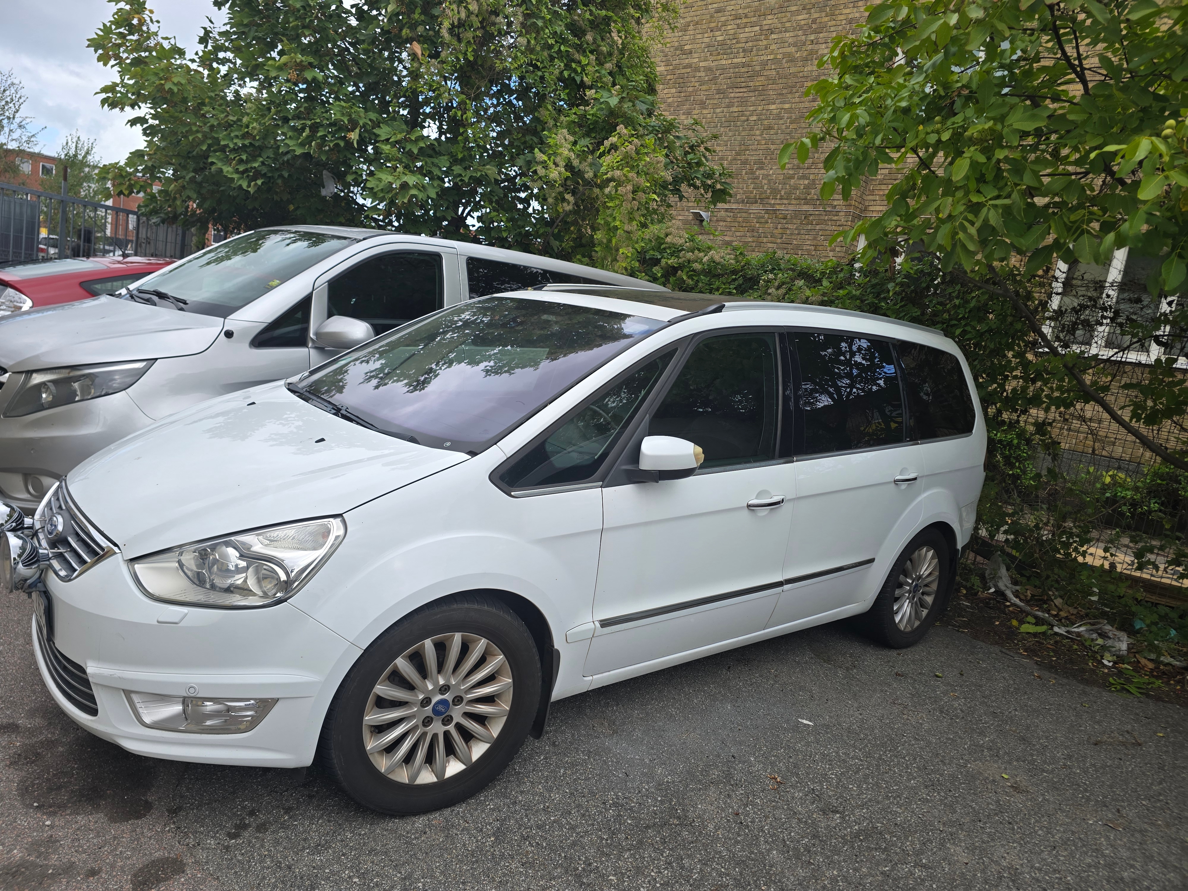 Ford Galaxy 2.0 TDCi Powershift 2011, bild 8/8