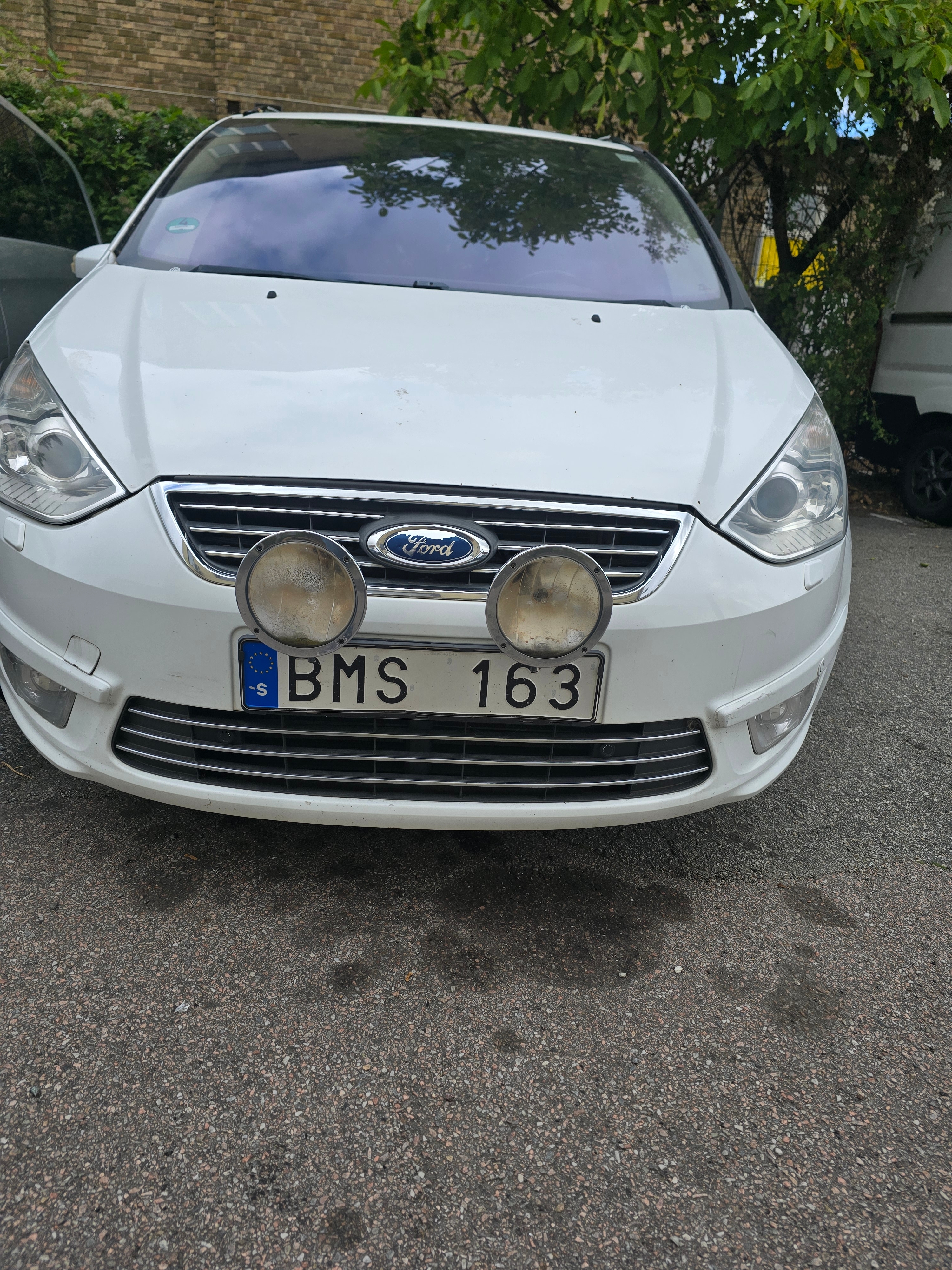Ford Galaxy 2.0 TDCi Powershift 2011, bild 2/8