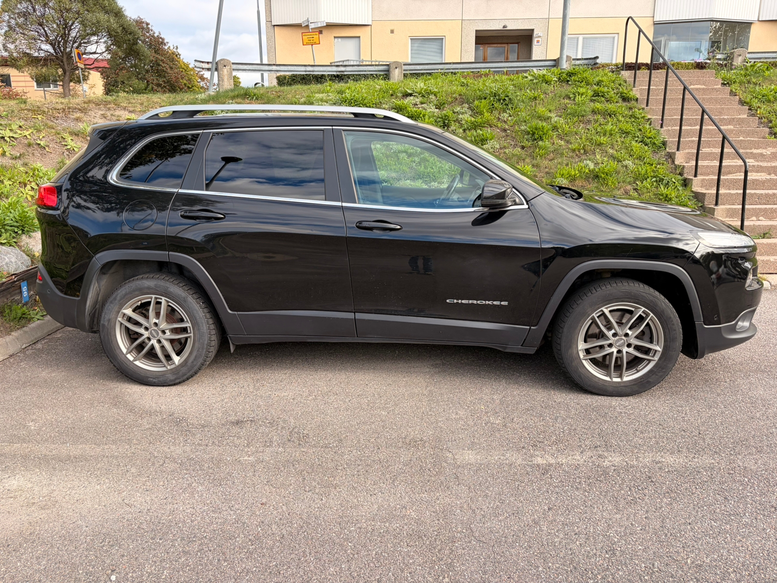 Jeep Cherokee 2.2 CRD 4WD Limited 200hk 2017, kuva 4/10