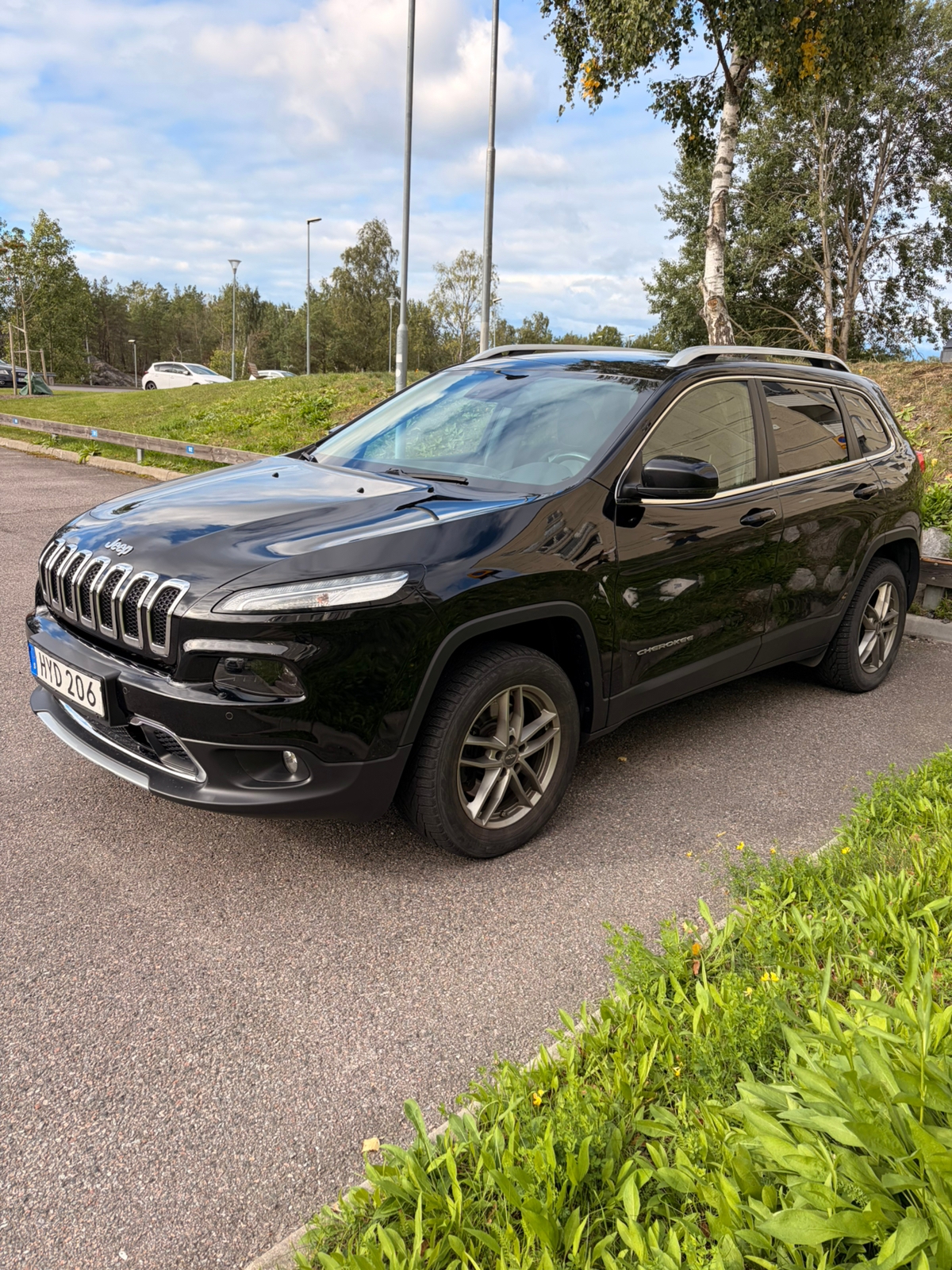 Jeep Cherokee 2.2 CRD 4WD Limited 200hk 2017, kuva 2/10