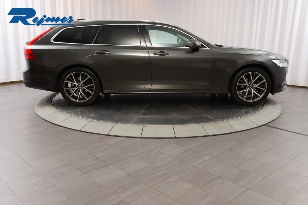 Volvo V90 2020, kuva 3/10