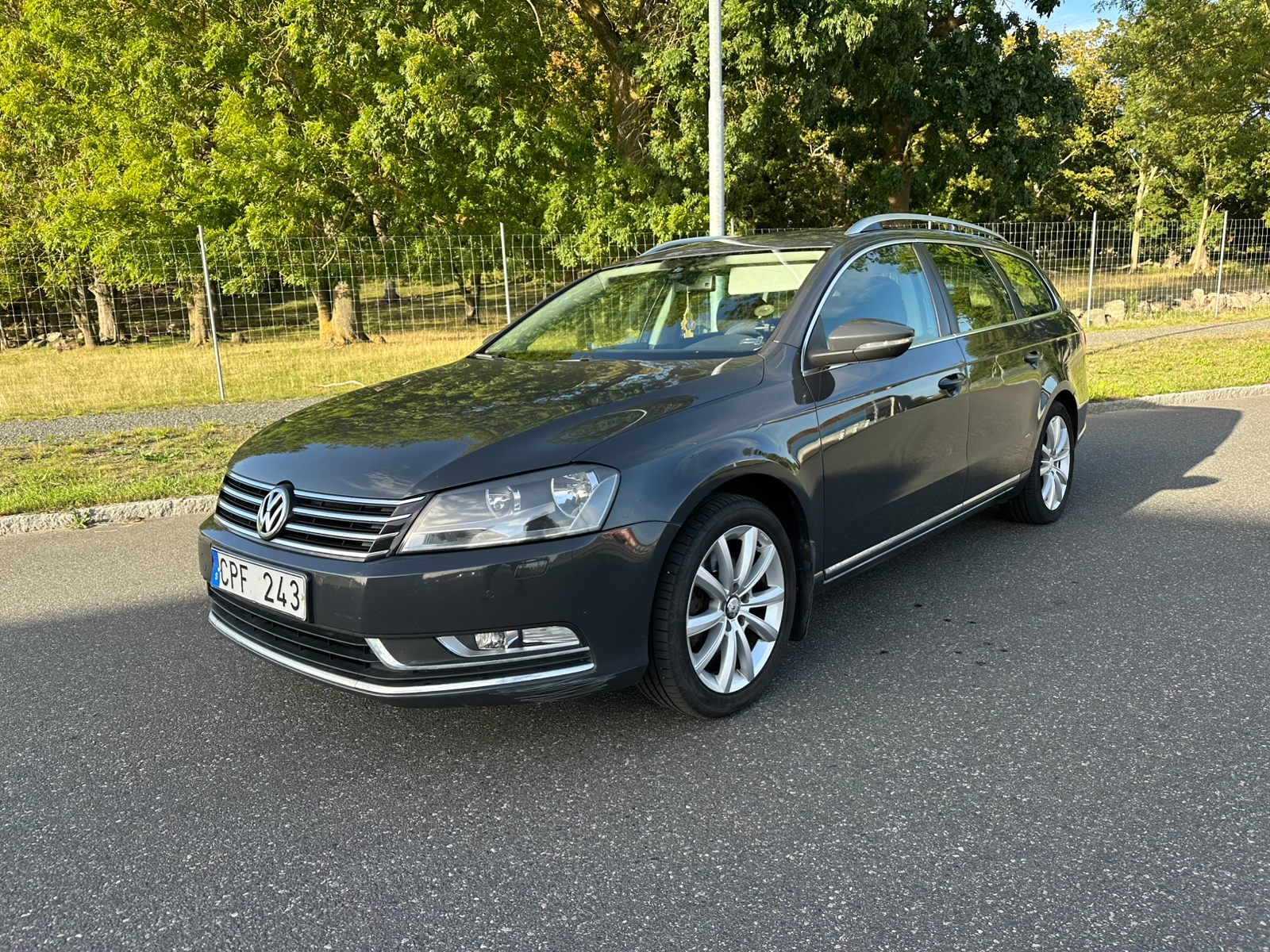 Volkswagen Passat 2011, bild 2/7