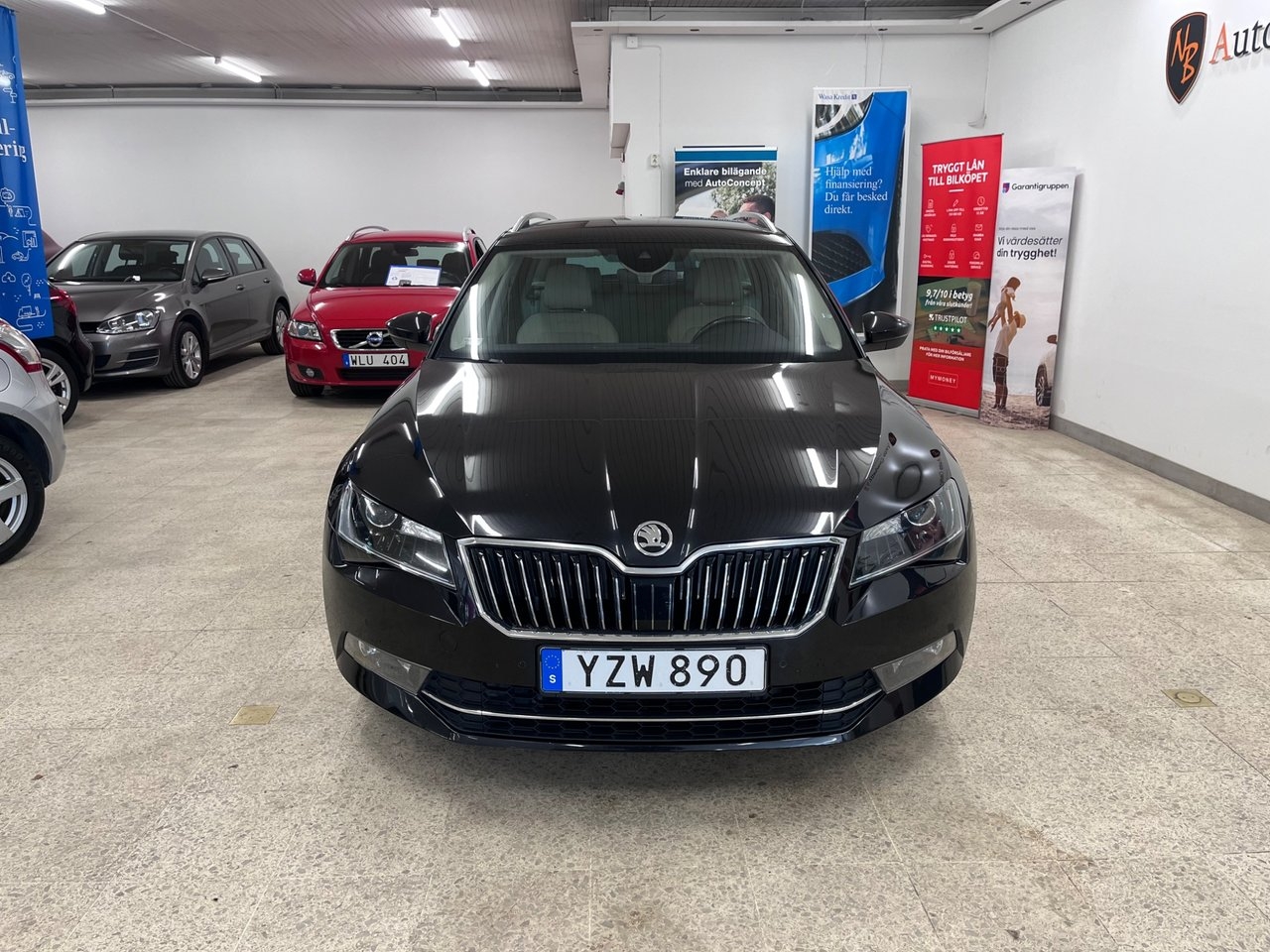 Skoda Superb 2018, bild 2/10