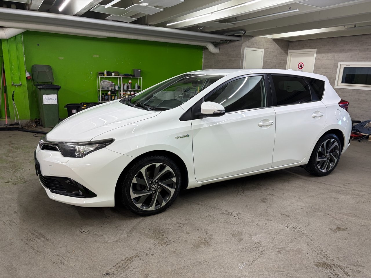 Toyota Auris 2016, bild 2/10