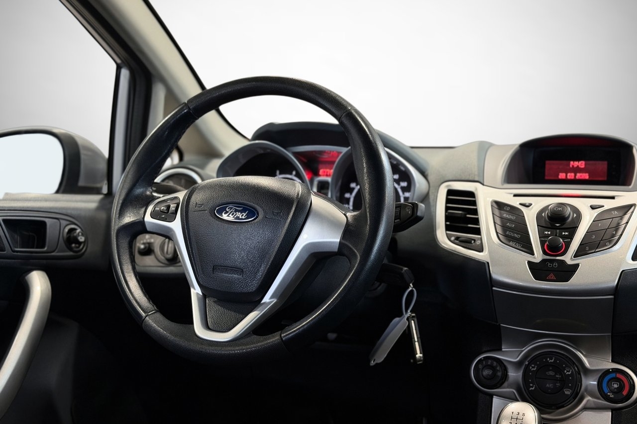 Ford Fiesta 2011, bild 6/12