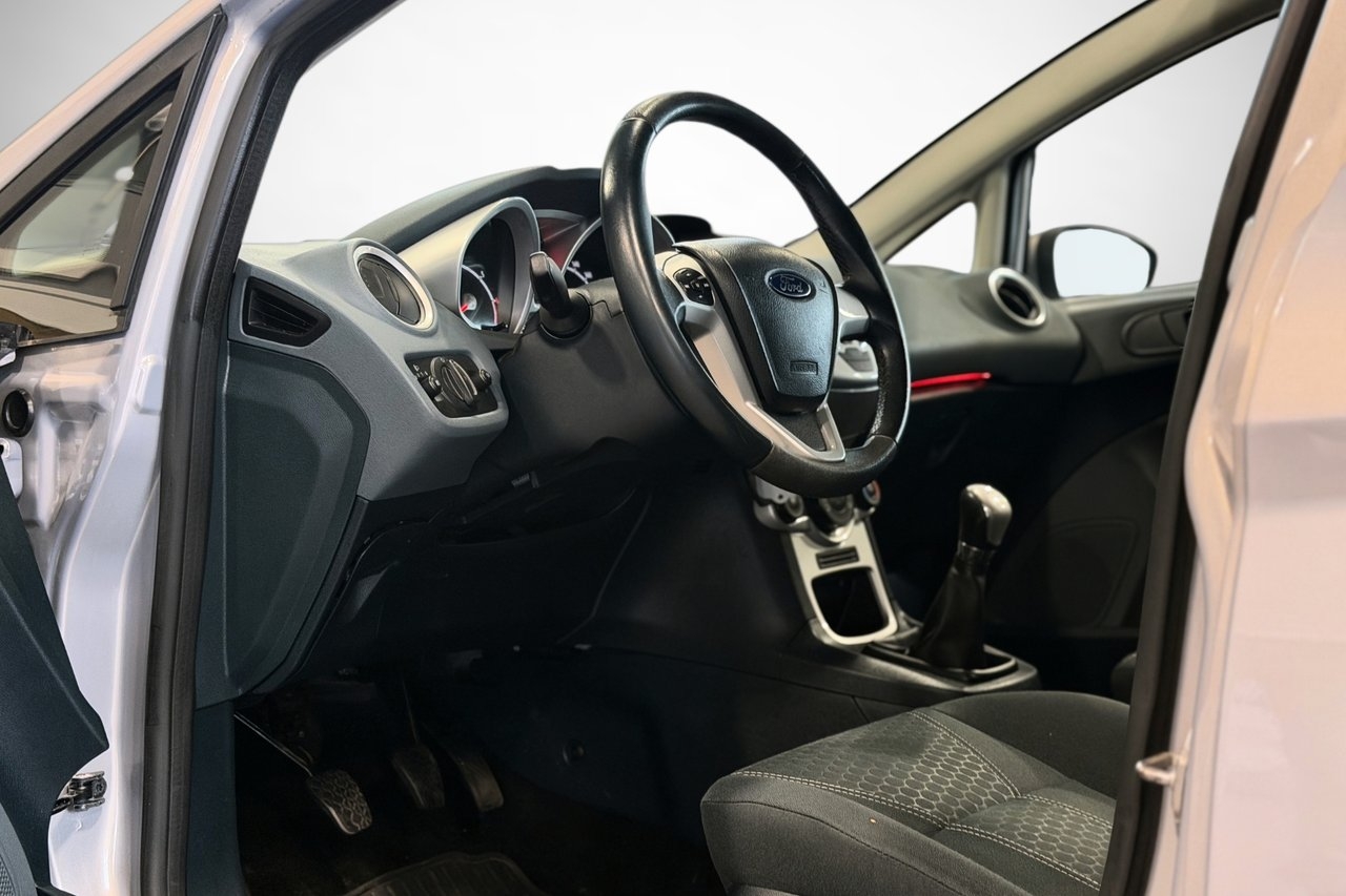 Ford Fiesta 2011, bild 5/12