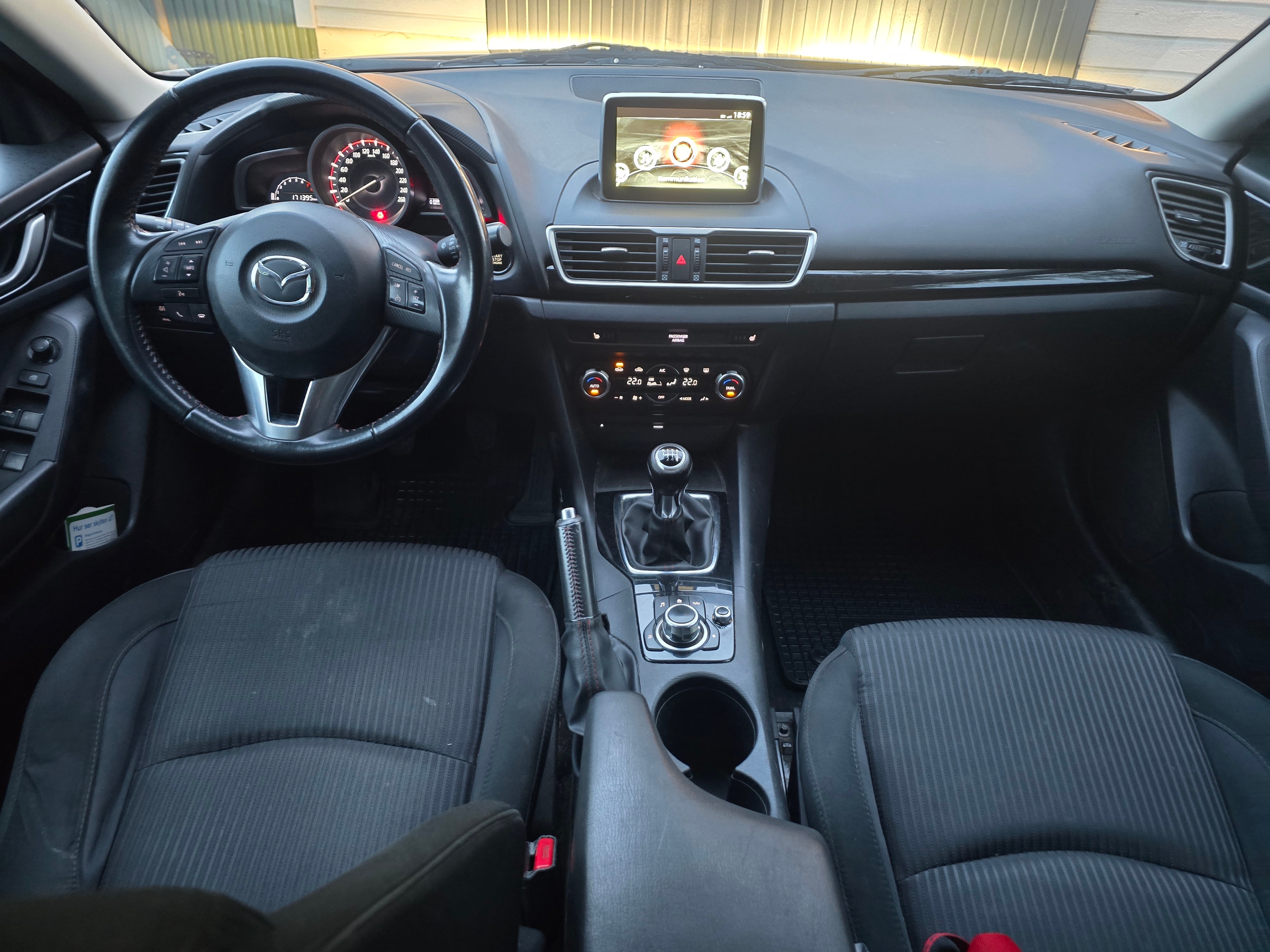 Mazda 3 Sport 2.0 SKYACTIV-G Manuell 2015, kuva 3/9