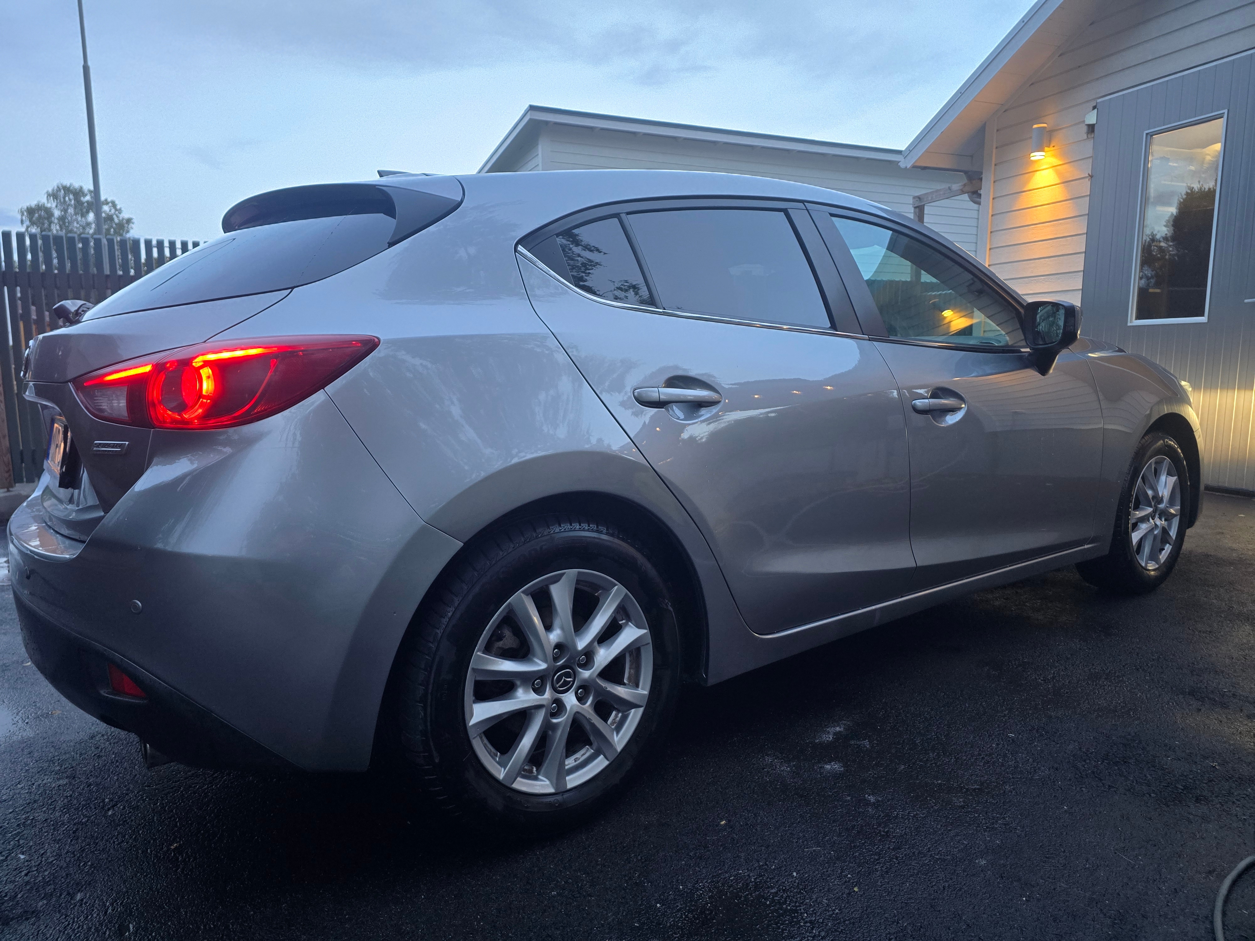 Mazda 3 Sport 2.0 SKYACTIV-G Manuell 2015, kuva 2/9