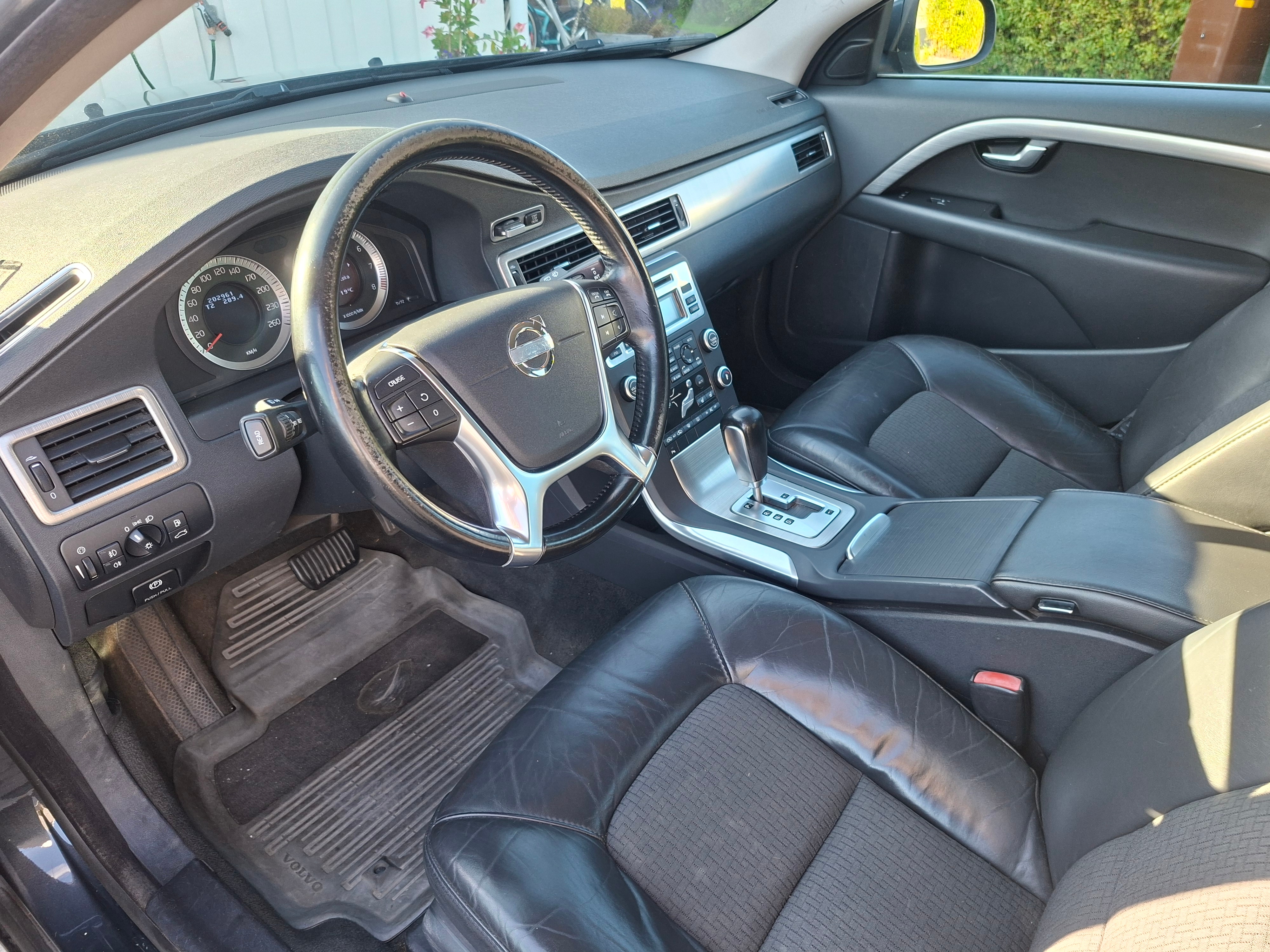 Volvo V70 2.0F Powershift 2011, bild 3/6