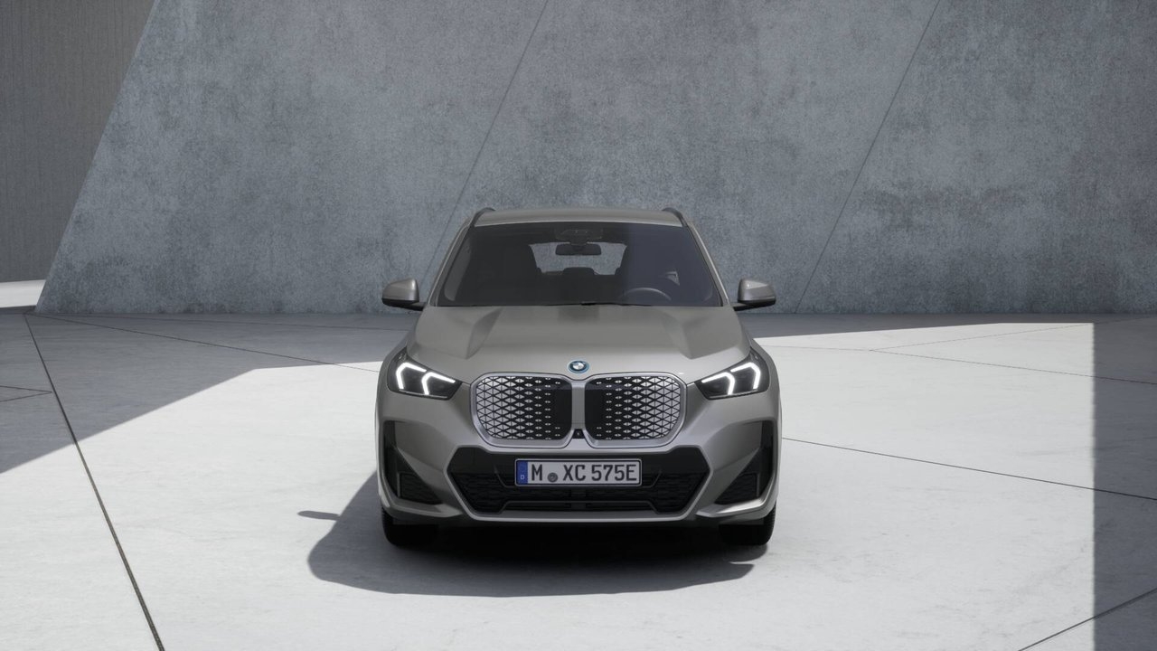 BMW iX1 2026, photo 2/10