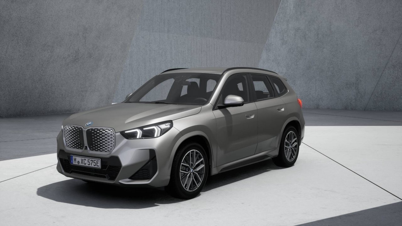 BMW iX1