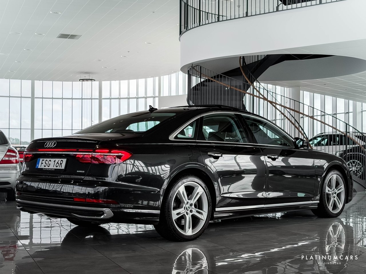Audi A8 60 TFSI e Q 462hk 2022, bild 2/10