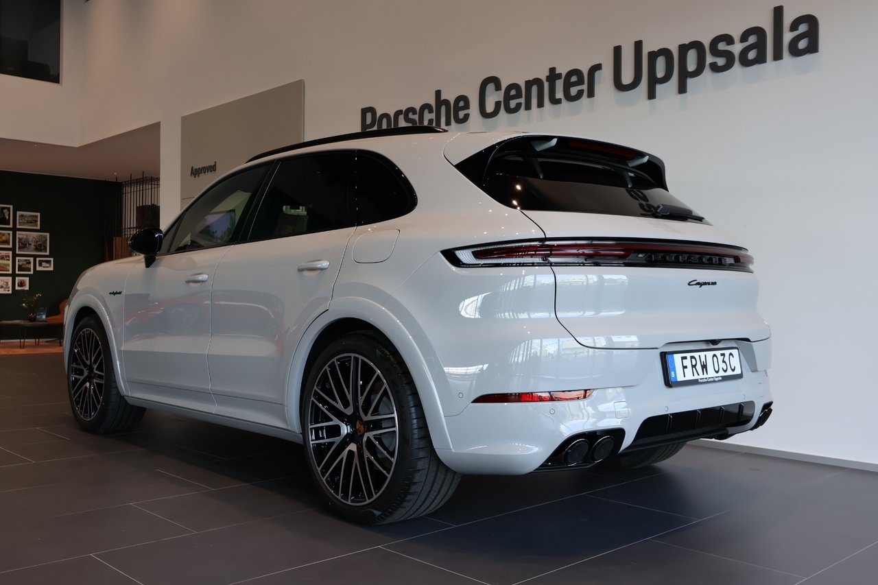 Porsche Cayenne E-Hybrid Black Edition 2026, bild 4/10