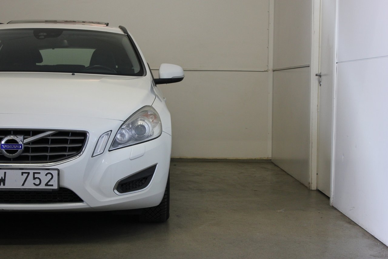 Volvo V60 D5 Momentum 205hk Taklucka 2011, bild 4/10