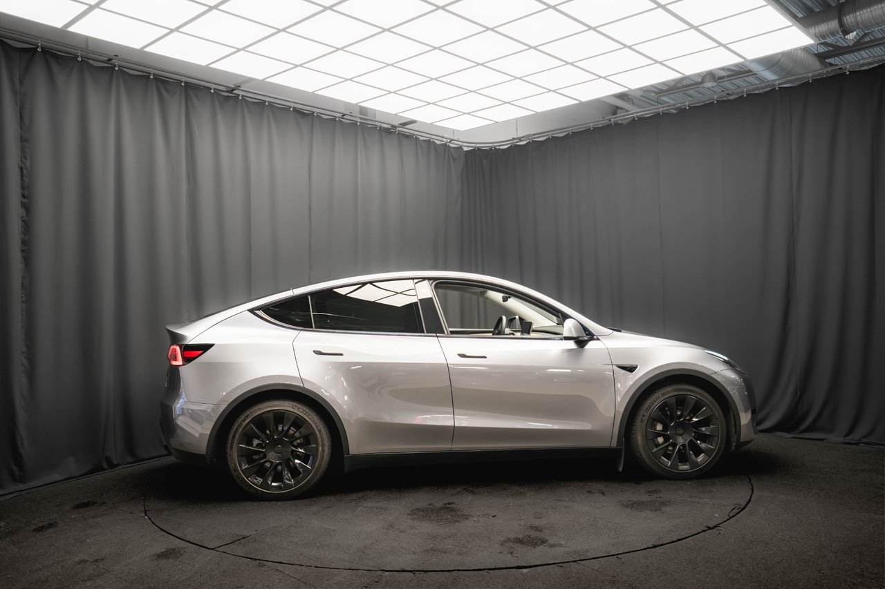 Tesla Model Y 2024, bild 6/10