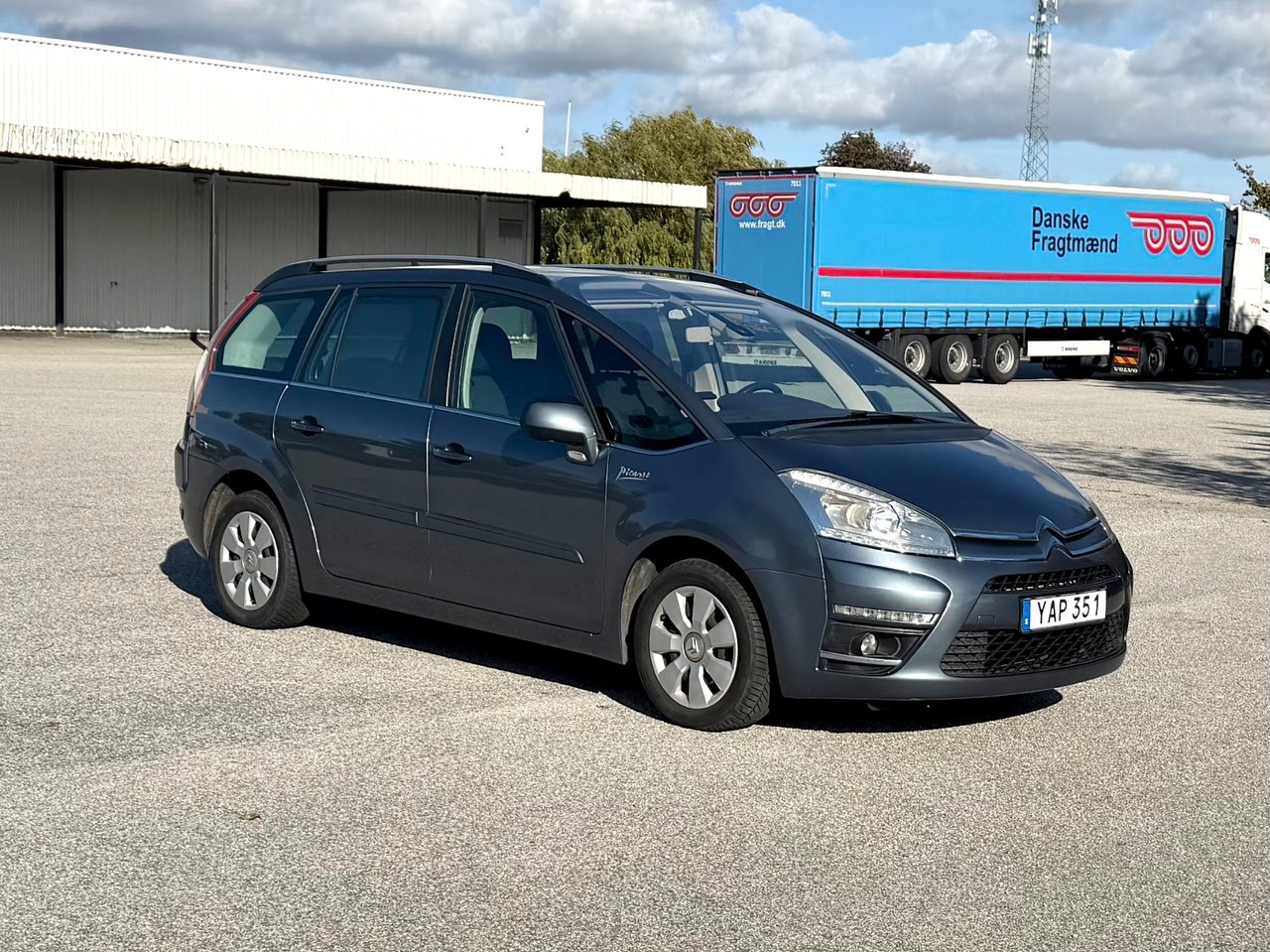 Citroen Grand C4 Picasso 2011, bild 2/7