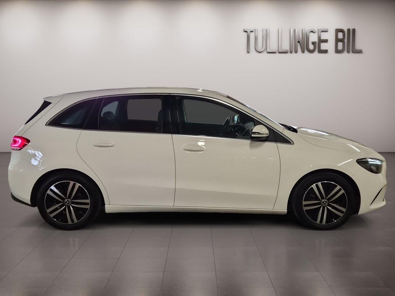 Mercedes-Benz B 180 d 116HK 1-Ägare 2023, bild 6/10