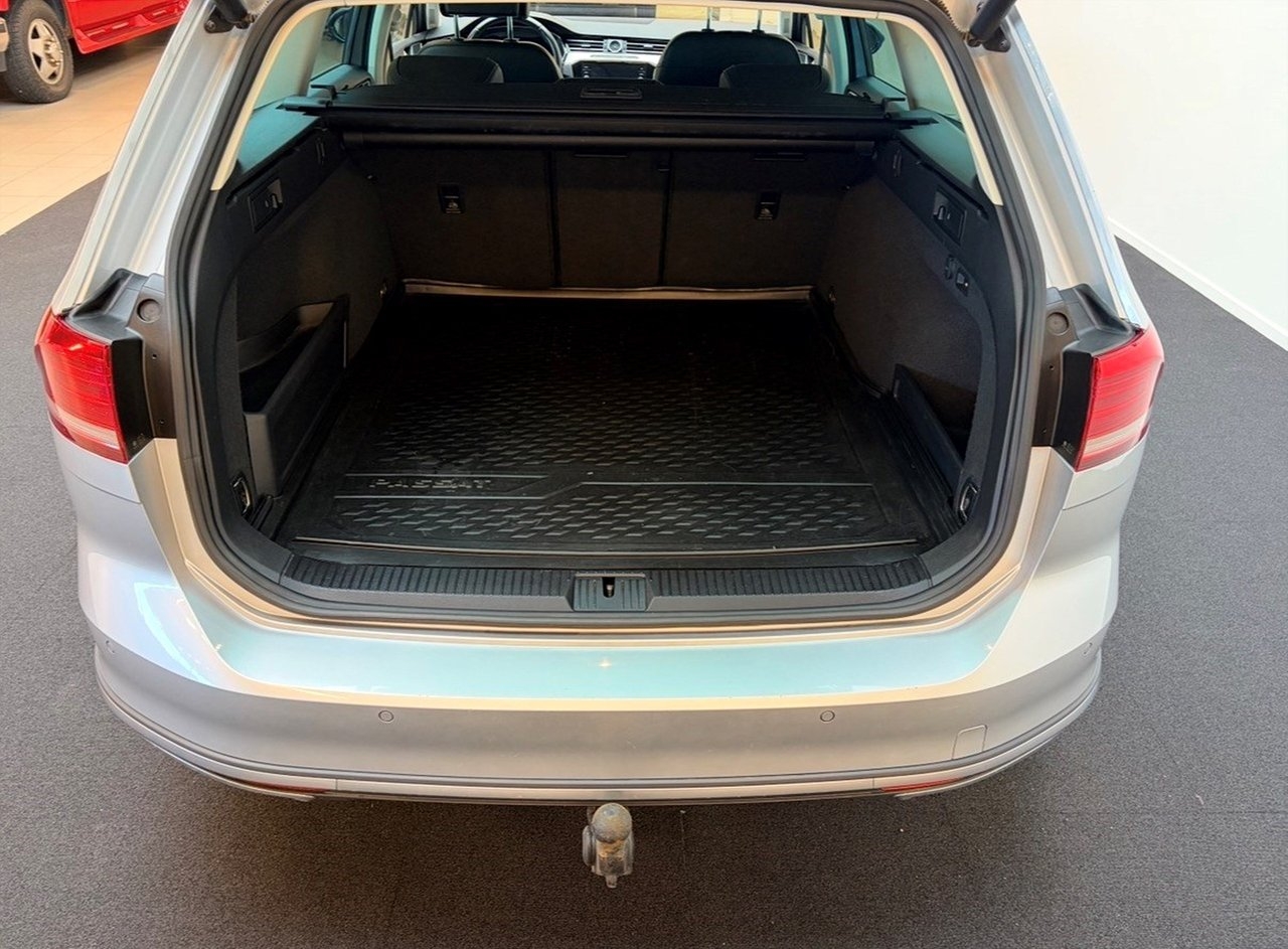 Volkswagen Passat 2019, bild 5/10