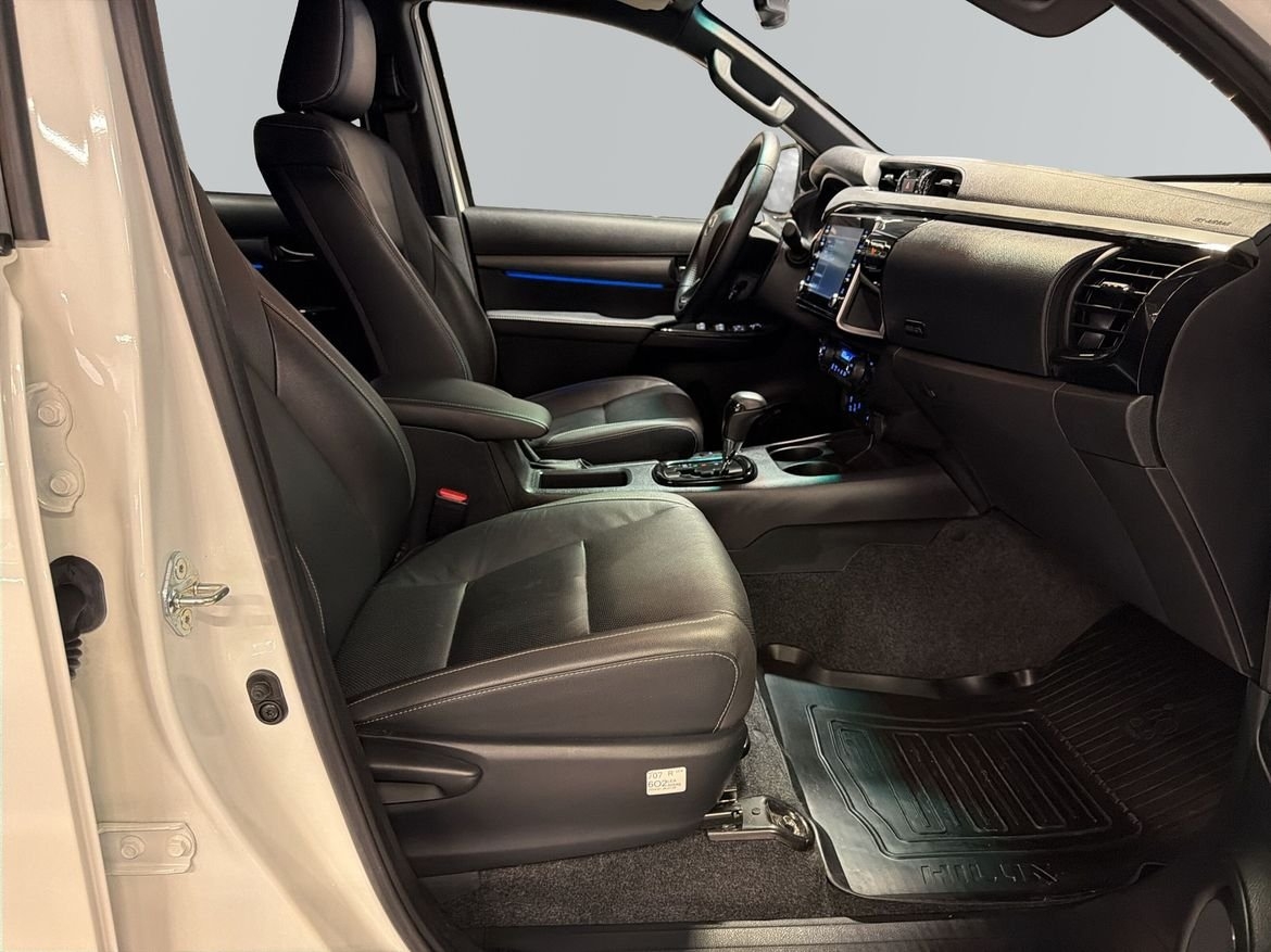 Toyota HiLux 2025, kuva 6/10