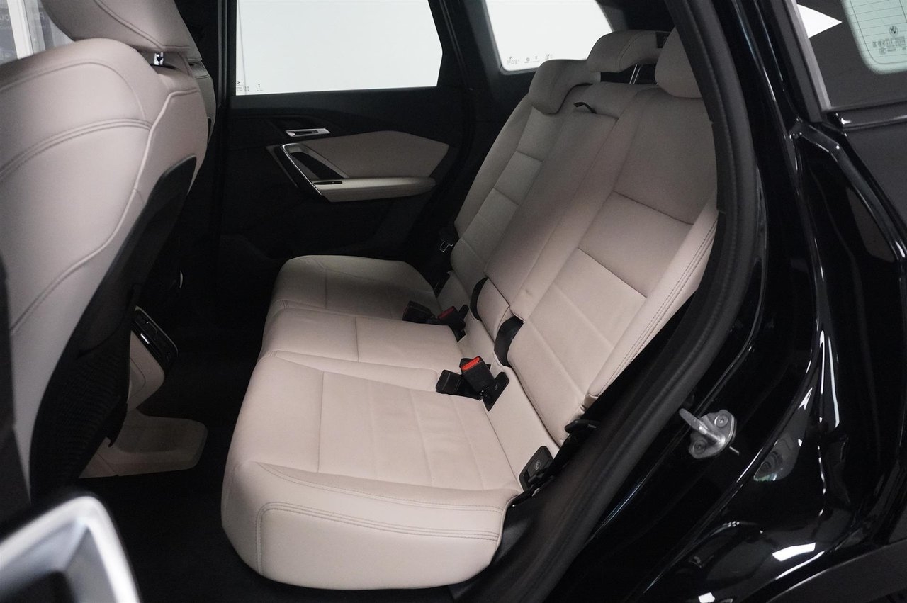 BMW iX1 xDrive30 M Sport Headup PA 2024, kuva 7/10