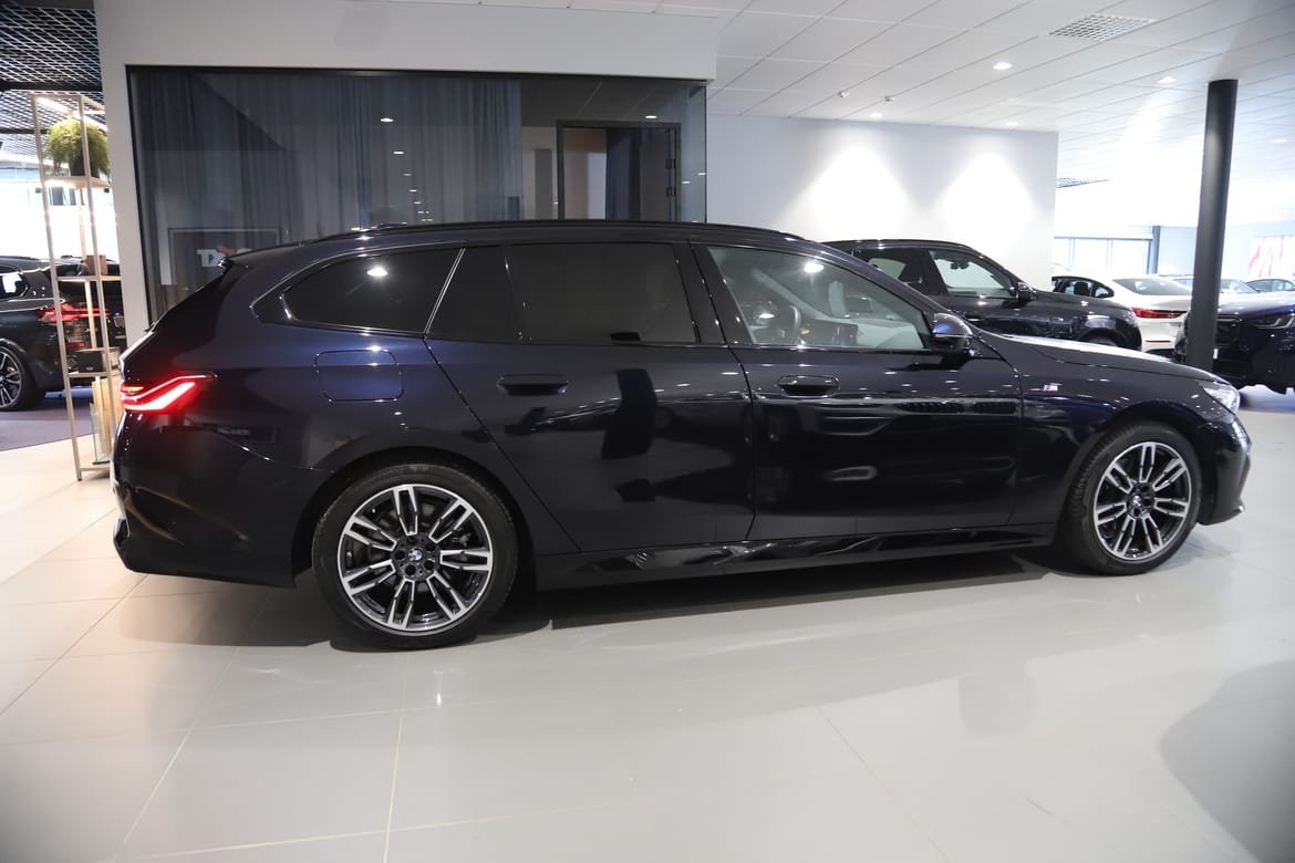 BMW 520 2025, photo 6/10