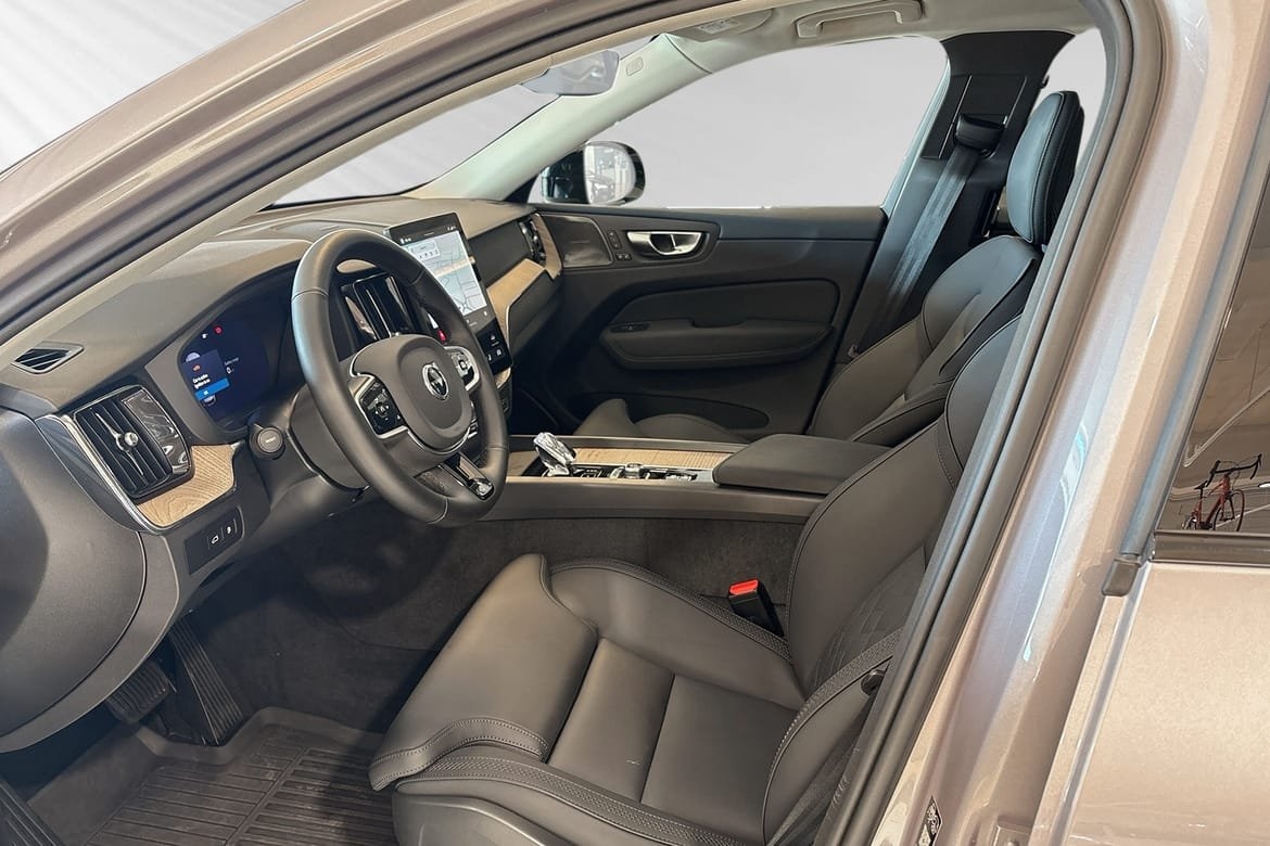 Volvo XC60 T6 Plus Dark Nordic Edition 2026, bild 7/10