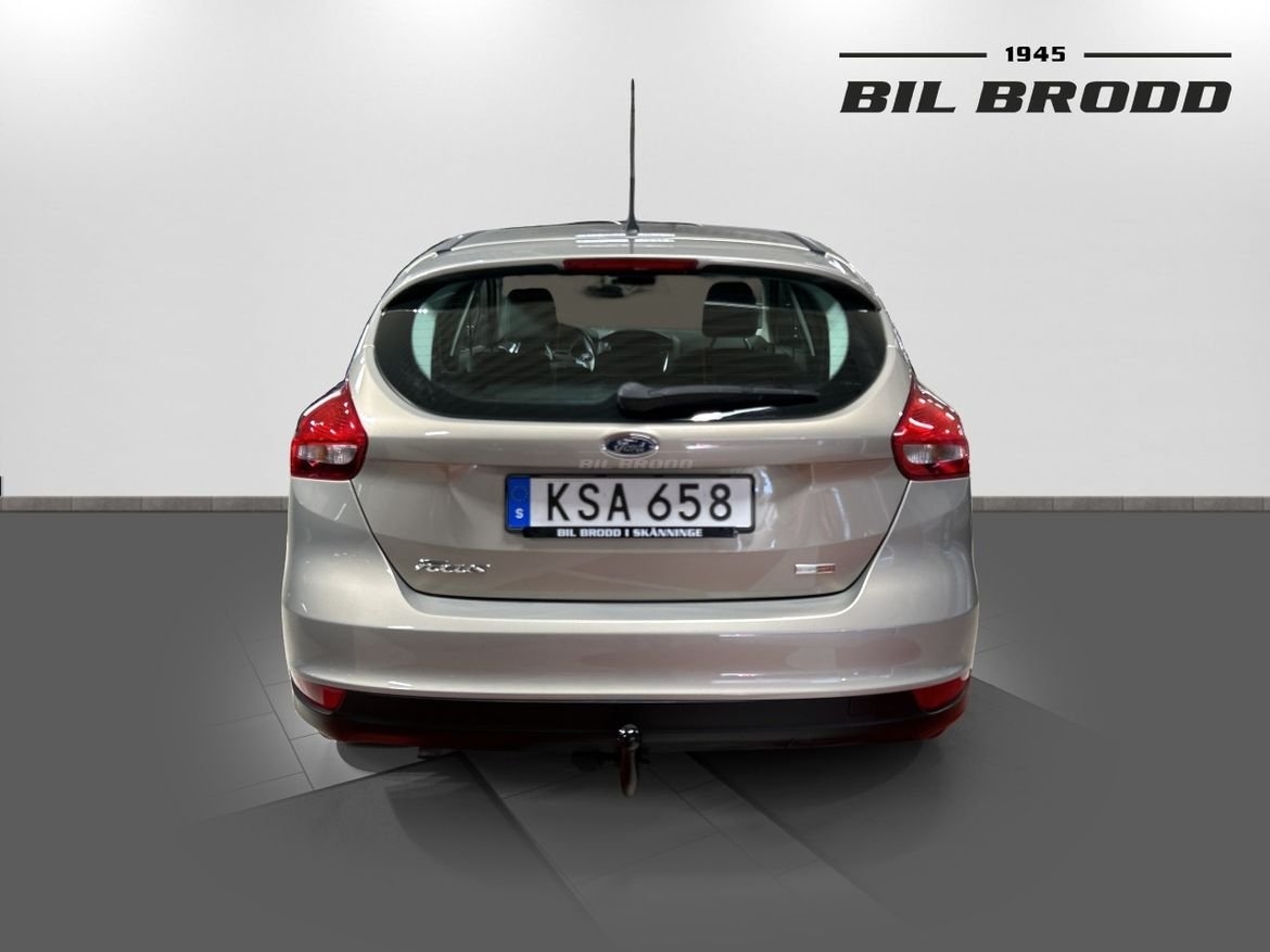 Ford Focus 2015, photo 6/10