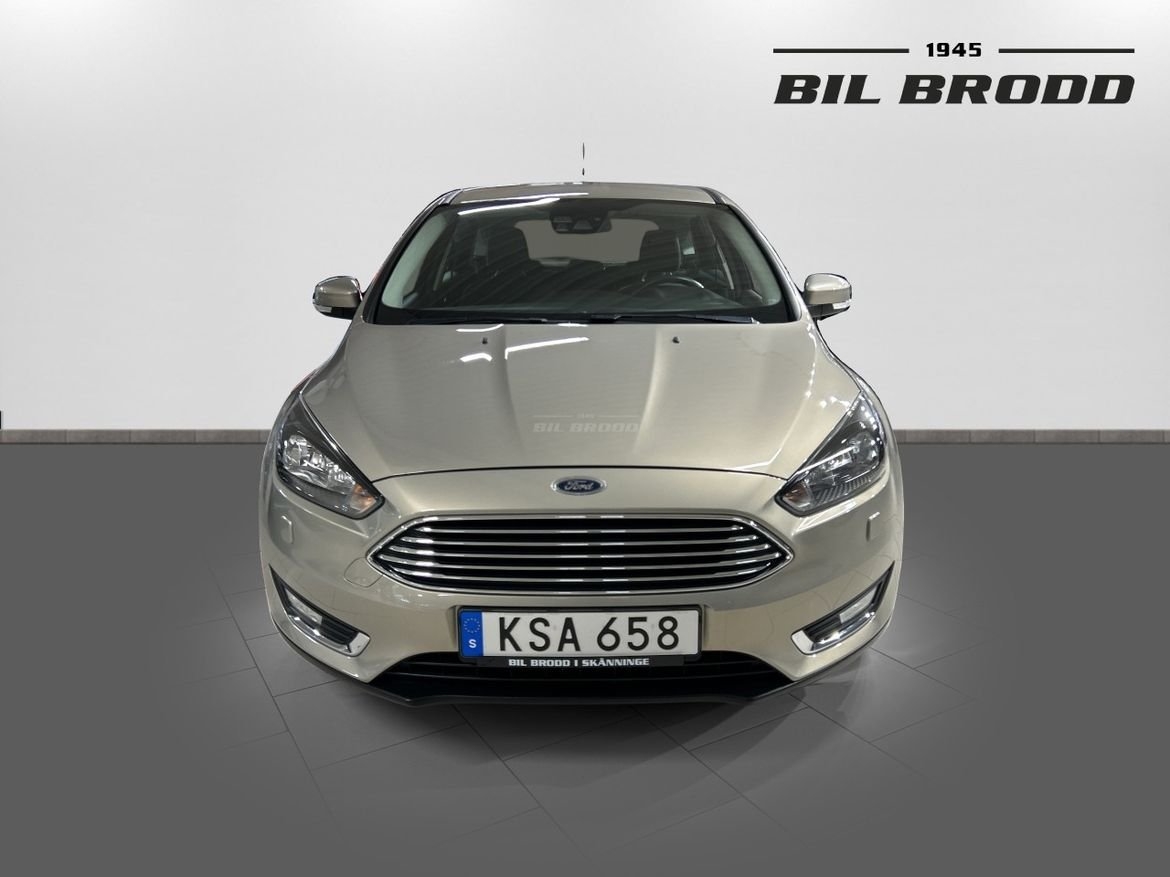 Ford Focus 2015, photo 2/10