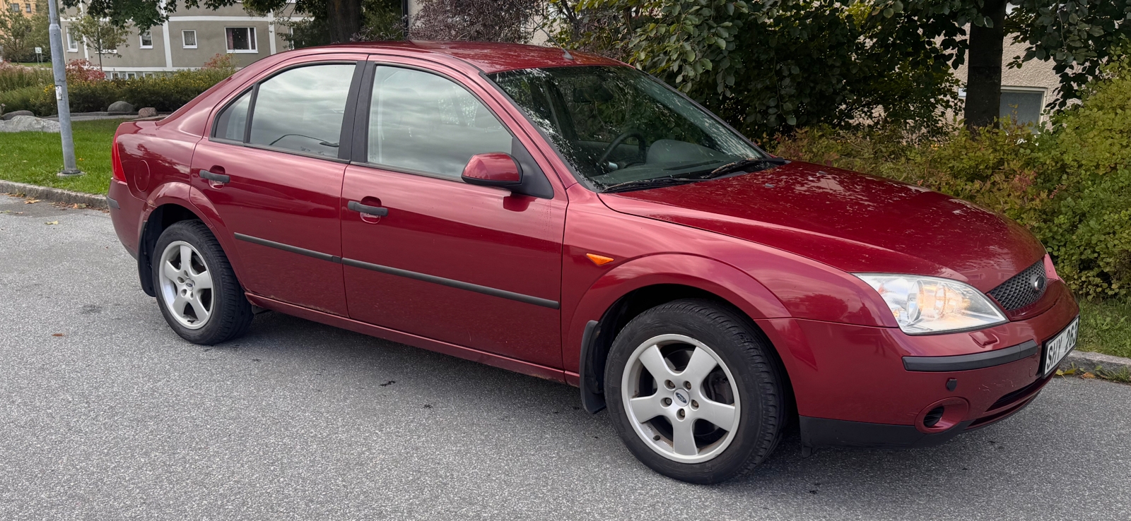 Ford Mondeo Sedan 2.0 Manuell 2001, bild 3/7