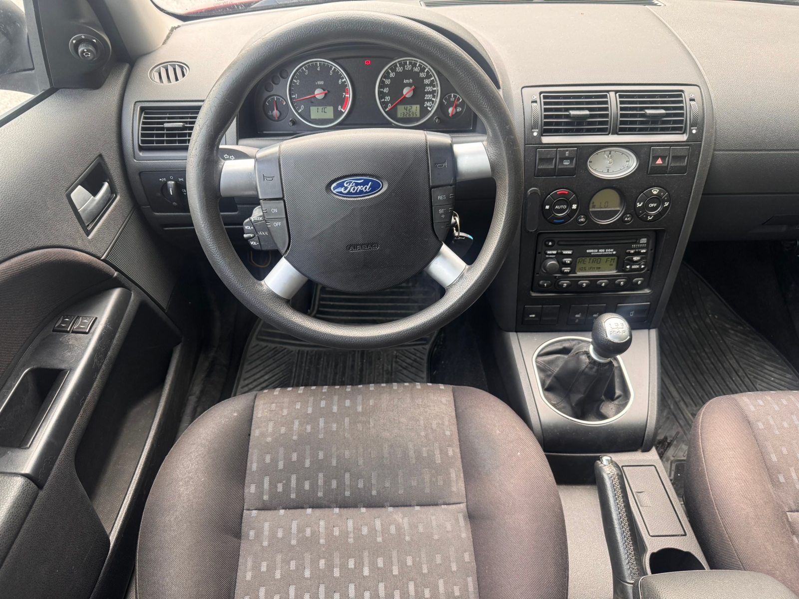 Ford Mondeo Sedan 2.0 Manuell 2001, bild 6/7
