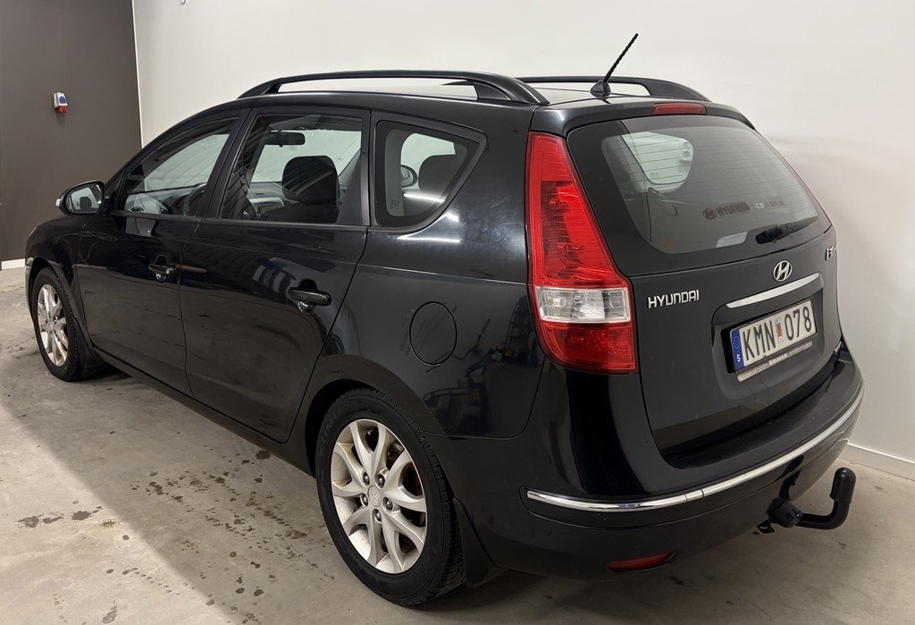 Hyundai i30 cw 1.6 CRDi Euro 4 2009, bild 3/8