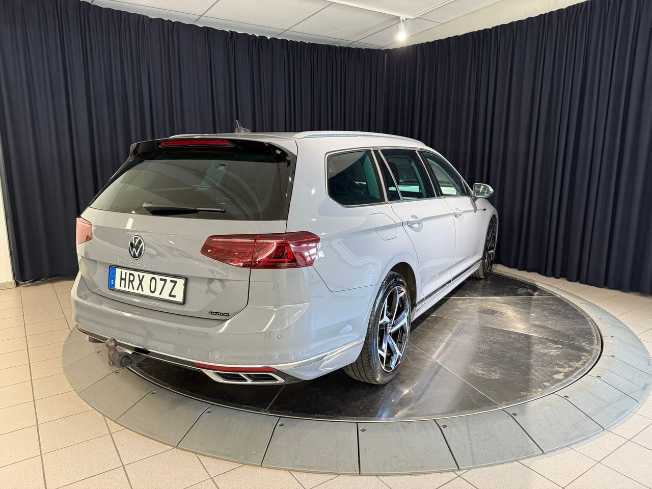Volkswagen Passat 2022, bild 6/10