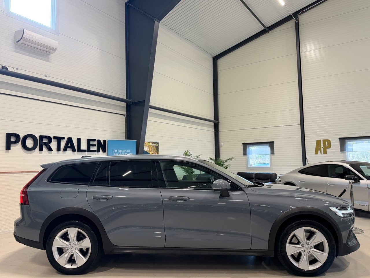 Volvo V60 Cross Country 2022, bild 5/10