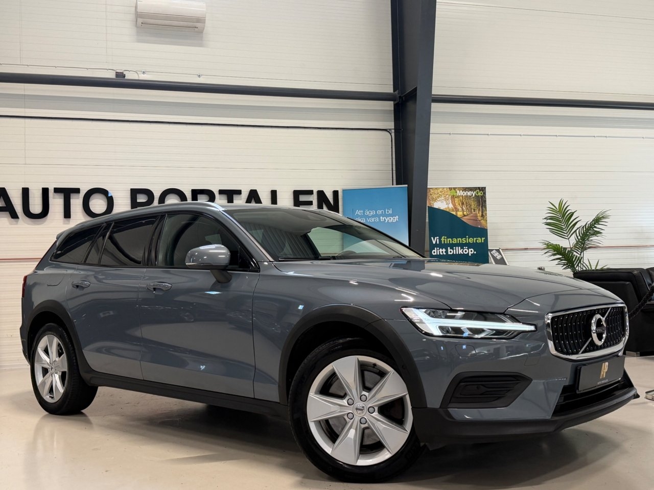 Volvo V60 Cross Country 2022, bild 2/10