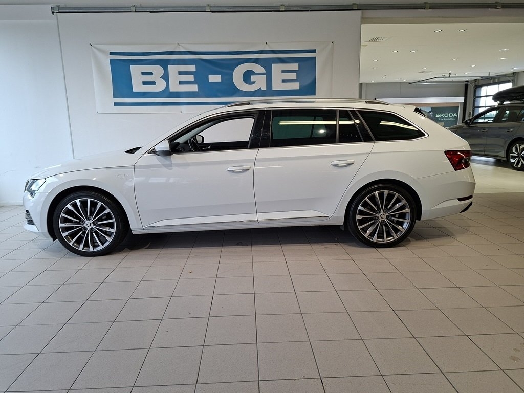 Skoda Superb 2024, kuva 2/10