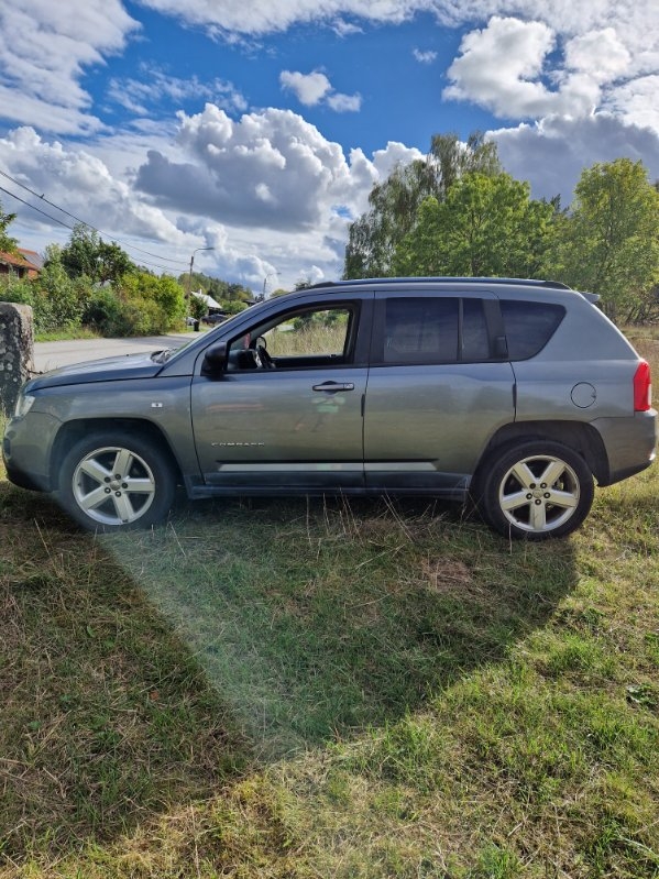 Jeep Compass 2.4 4WD CVT 2011, bild 2/8
