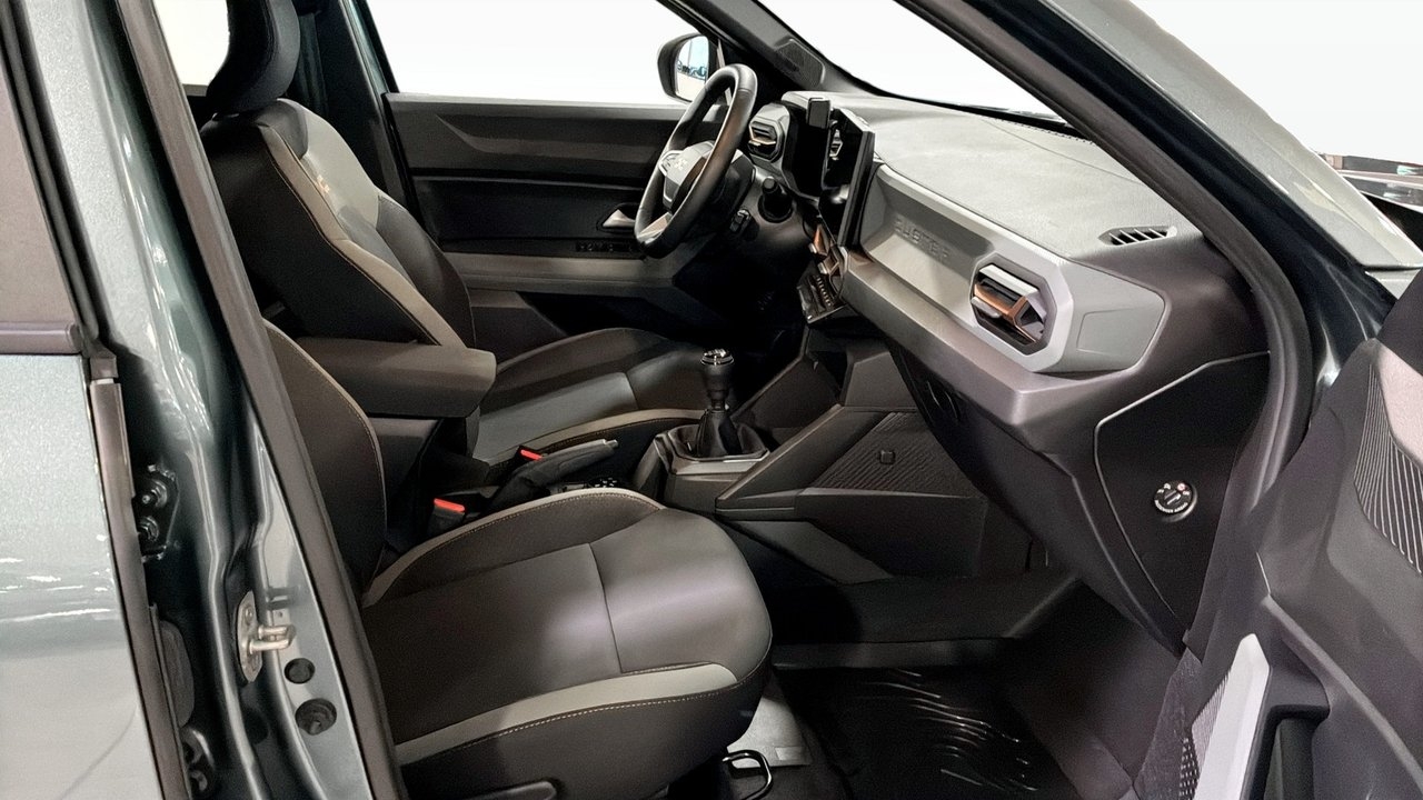 Dacia Duster EXTREME TCE 130 4X4 2025, bild 3/10