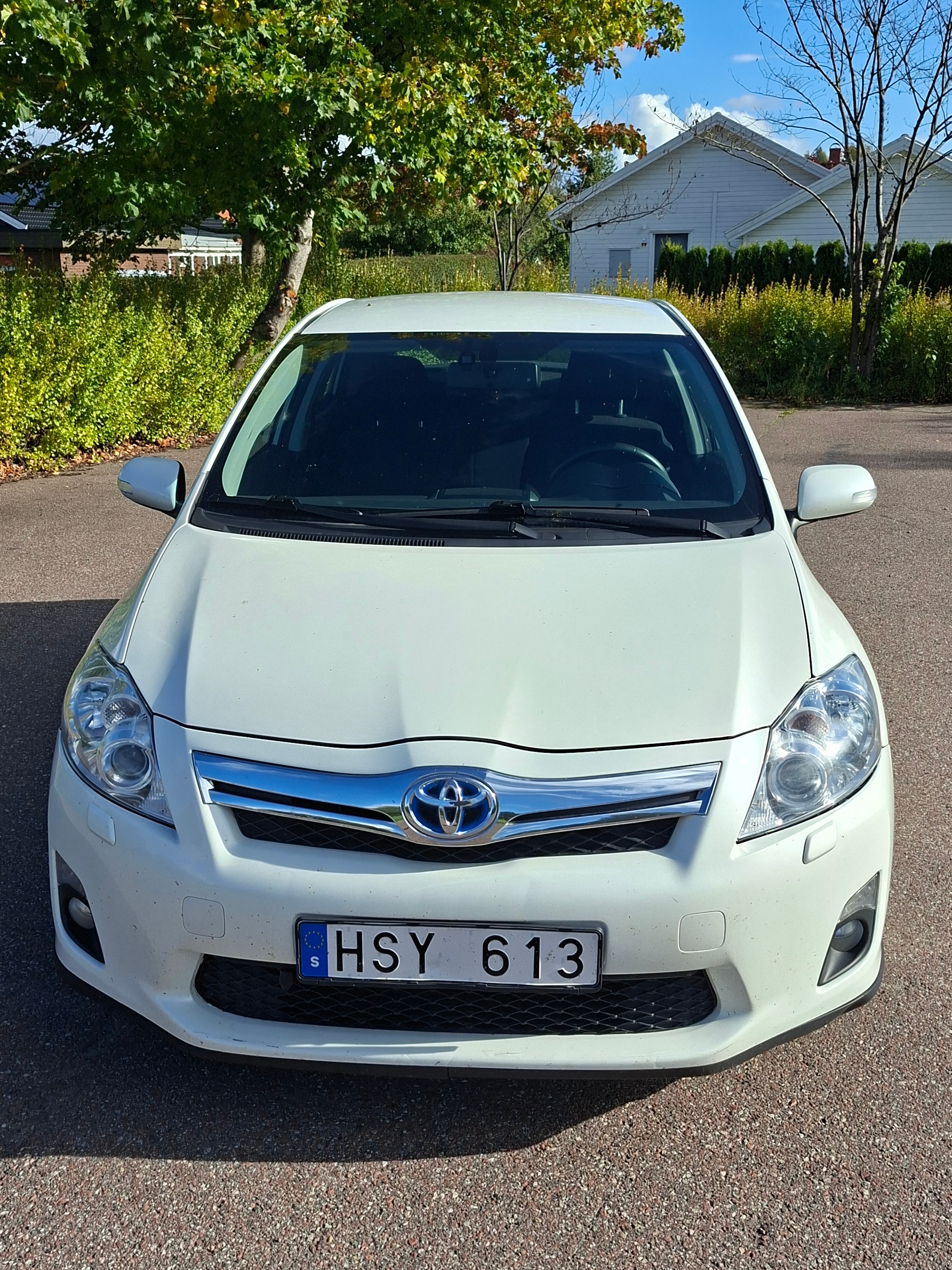 Toyota Auris Hybrid e-CVT 2010, bild 2/10